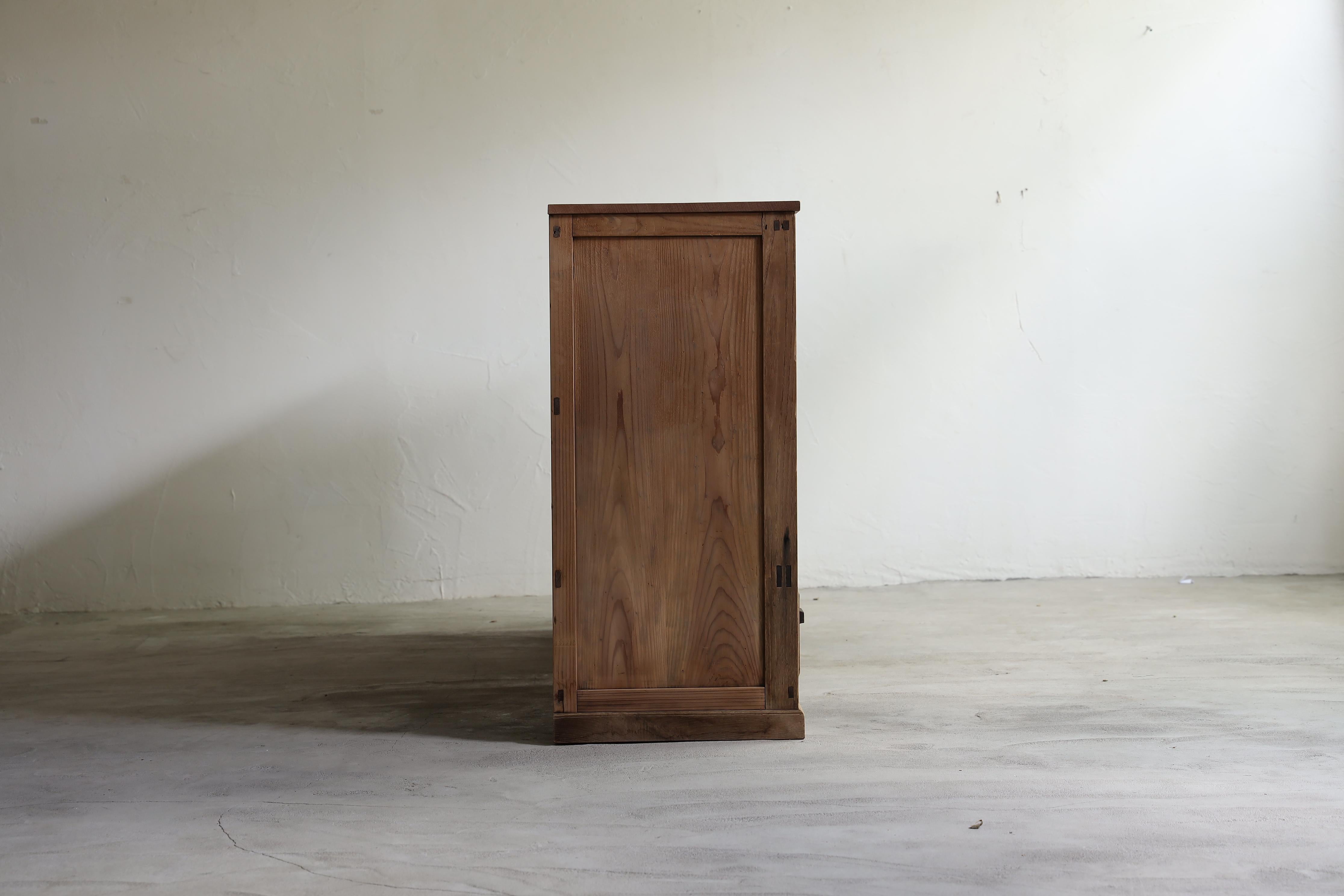 Japanischer antiker Kastanienschrank , Sideboard, Wabi Sabi, Japandi im Angebot 2