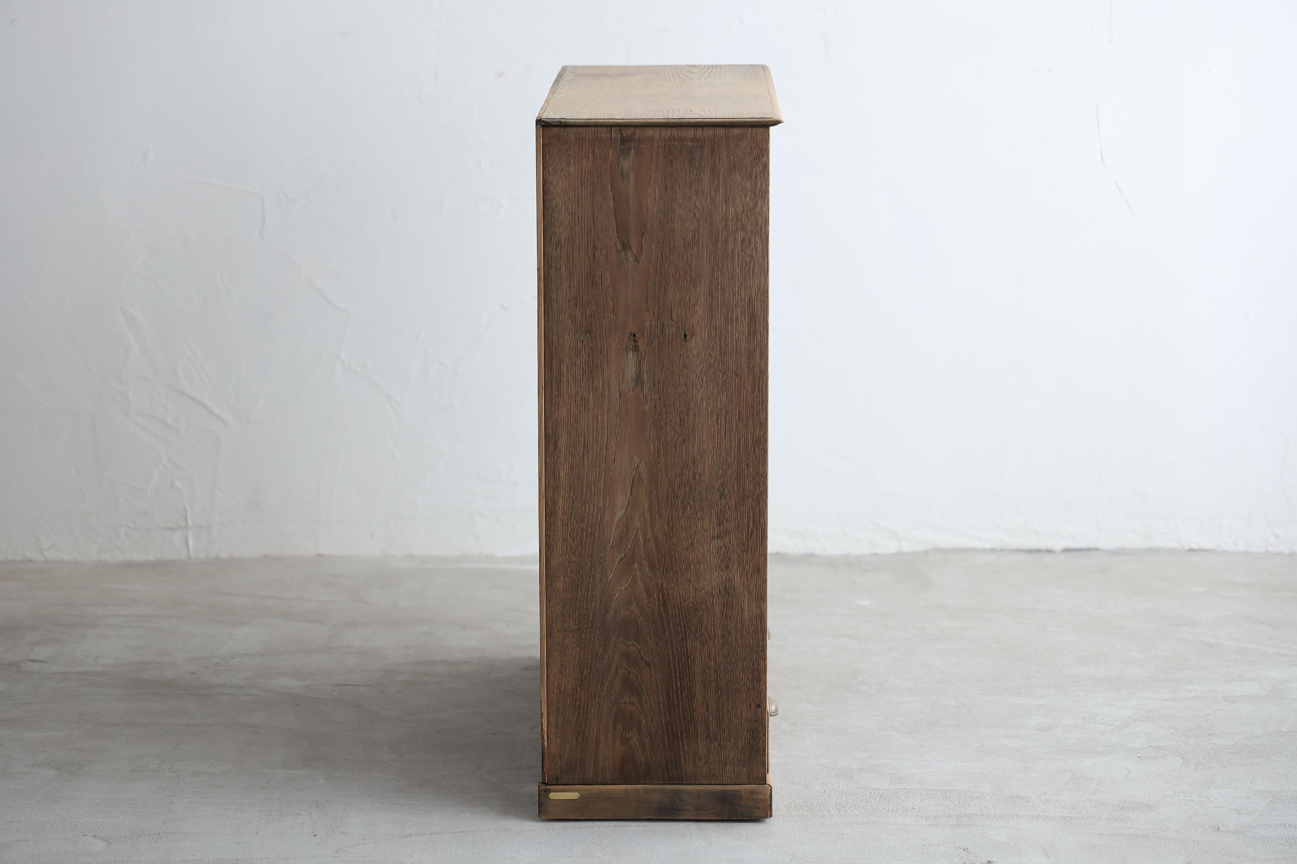 Japanische Antike Kastanienholz Schränke, Wabi Sabi, Japandi im Angebot 11