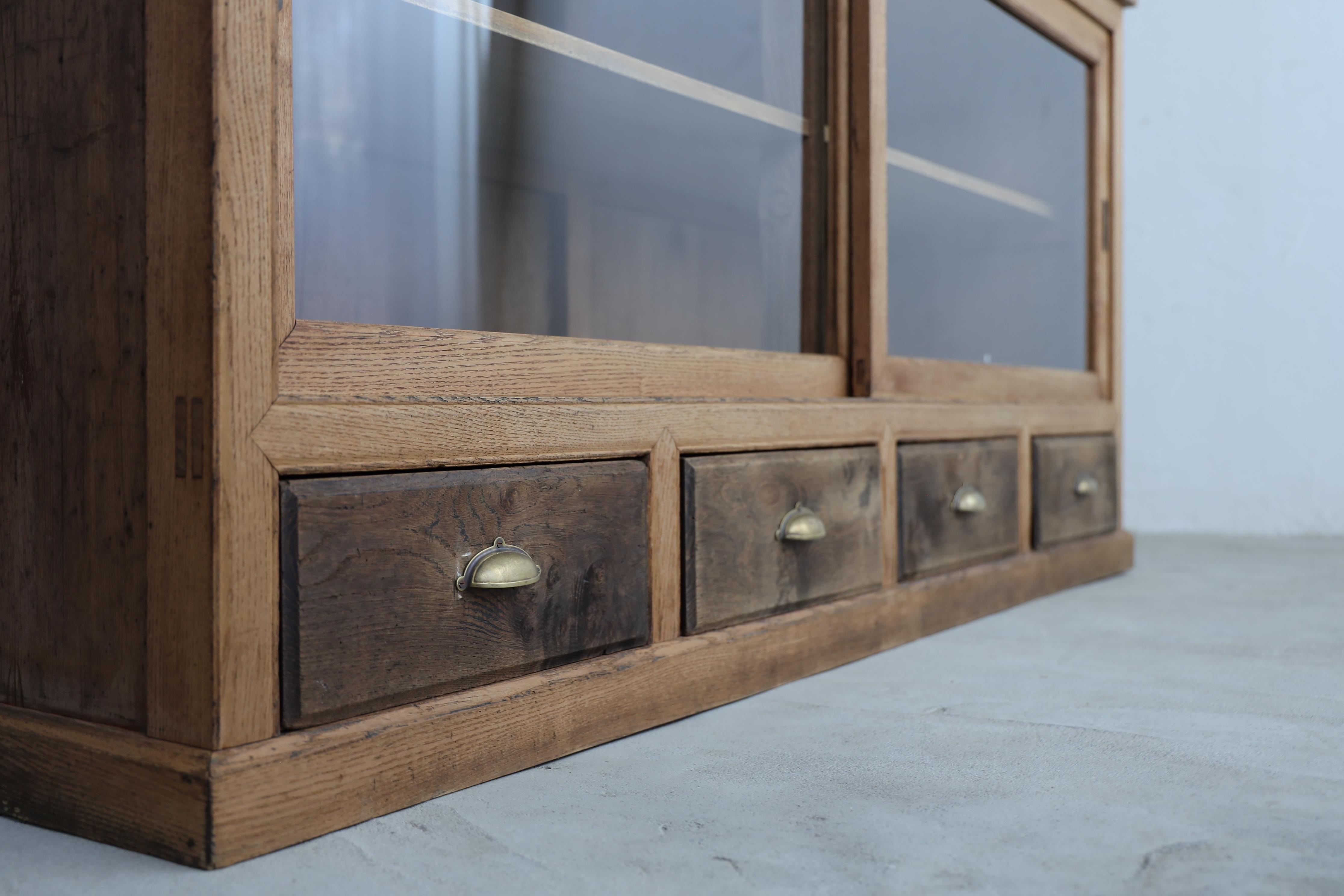 Armoire japonaise ancienne à portes coulissantes en bois de châtaignier, Wabi Sabi, Japandi en vente 7