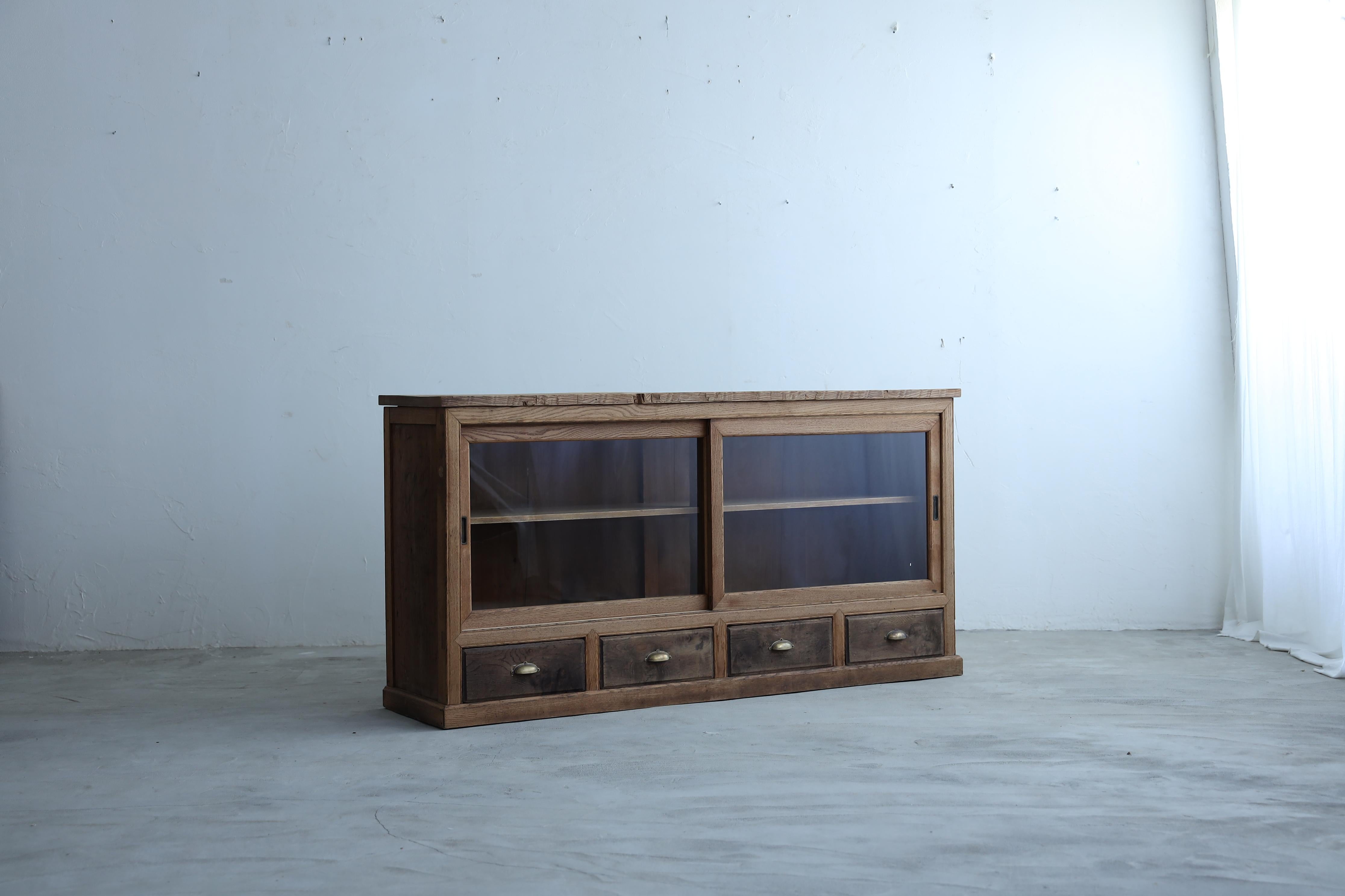 Armoire japonaise ancienne à portes coulissantes en bois de châtaignier, Wabi Sabi, Japandi en vente 11