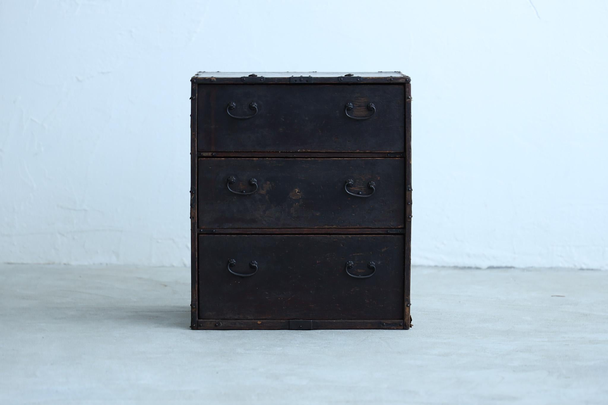 Japanische antike Kommoden 1860-1900 /Tansu, Wabi-Sabi (Taisho) im Angebot
