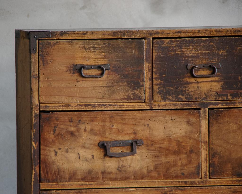 Cèdre Commodes japonaises anciennes de l'ère Meiji (1868-1912), Wabi Sabi en vente
