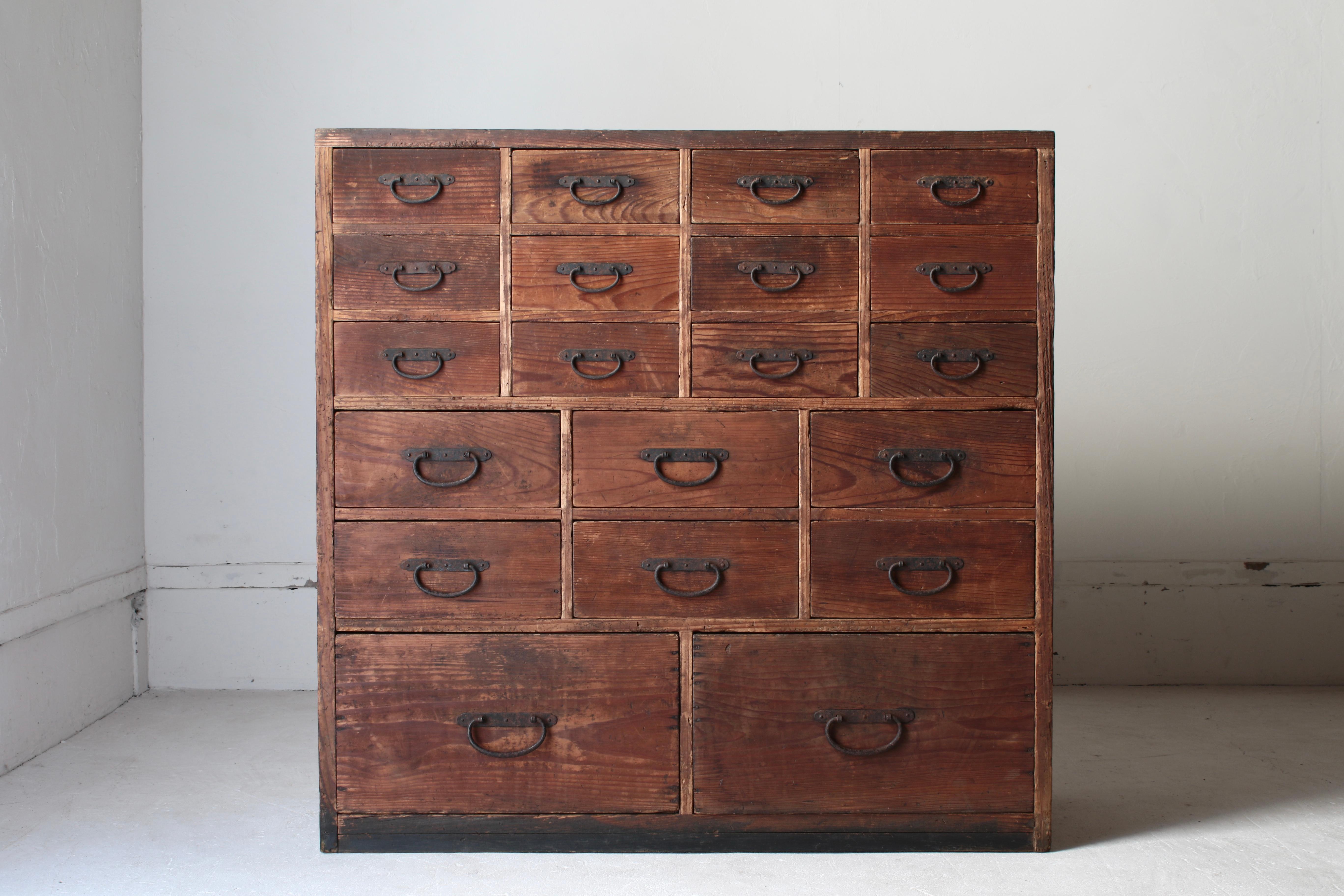 Antike japanische Kommoden / Tansu-Aufbewahrung 1868-1912er Jahre / Wabi-Sabi im Angebot 10