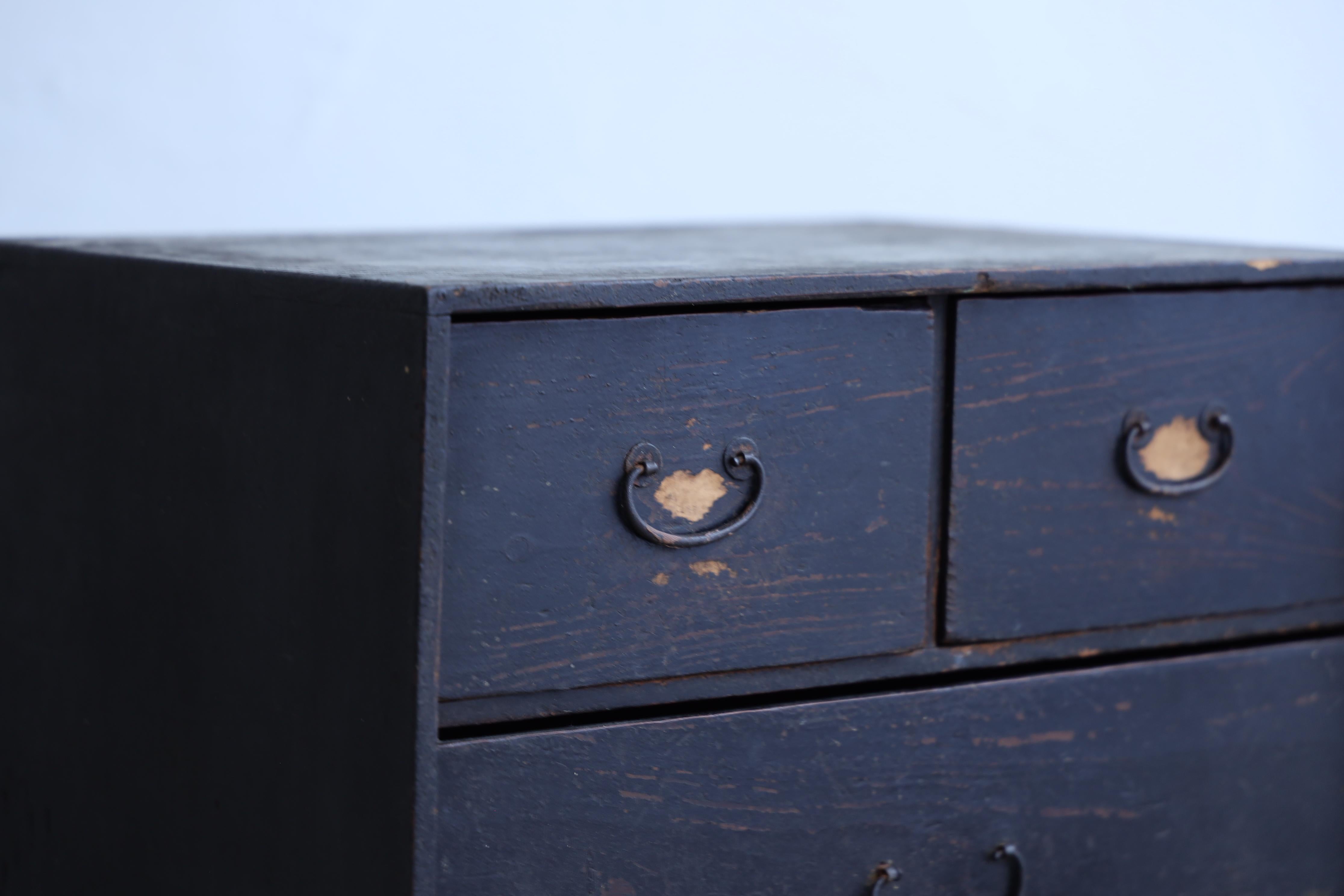 Japanische antike Kommoden, Wabi-Sabi (Meiji-Periode) im Angebot