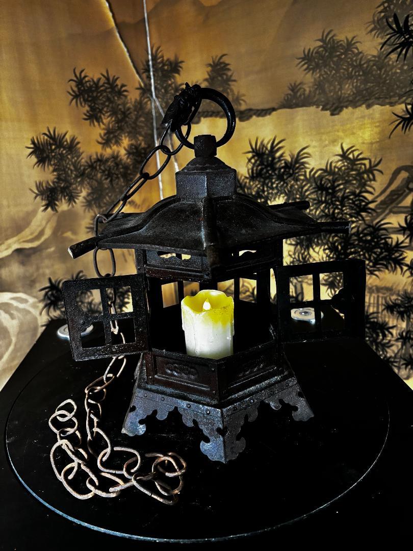 Japanese Antique Classic Sun And Moon Garden Lantern, Signed In Good Condition For Sale In South Burlington, VT