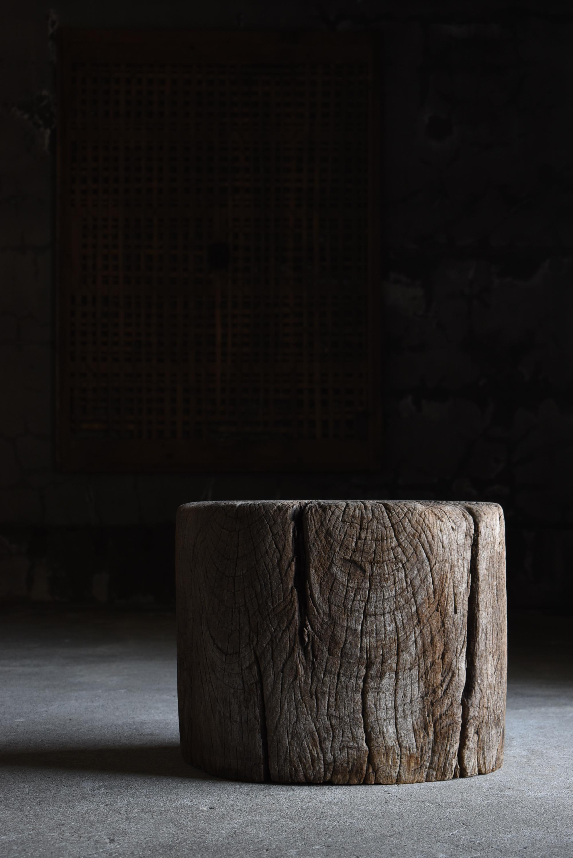 Japanese Antique Coffee Table 1860s-1900s / Primitive Side Table Wabisabi In Good Condition In Sammu-shi, Chiba