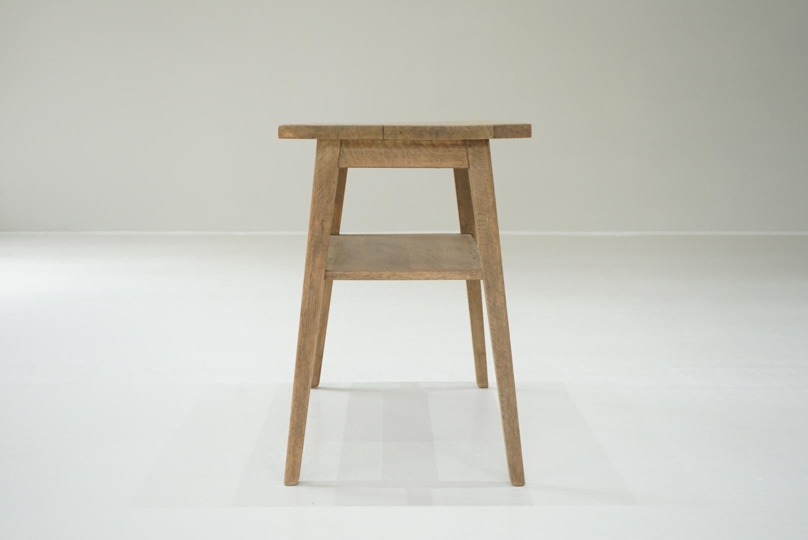 Antiker japanischer antiker Couchtisch aus Eichenholz, 1950er-1960er Jahre, primitiver Japandi im Angebot 4