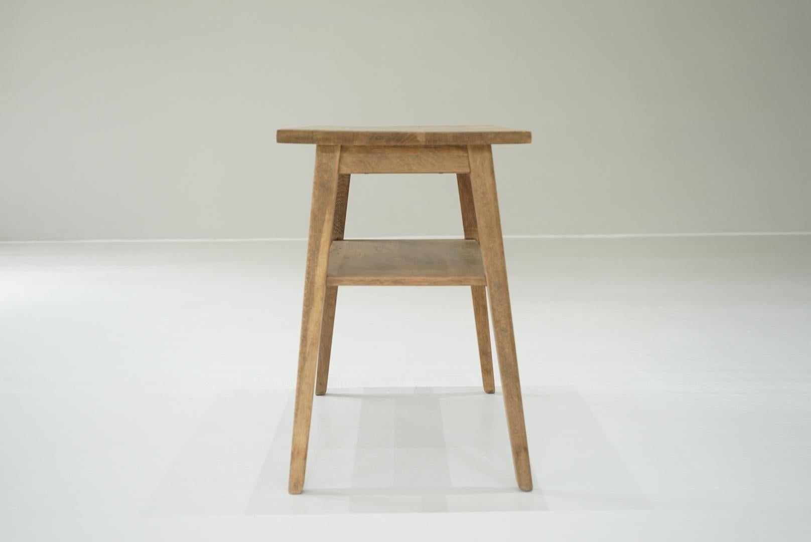 Antiker japanischer antiker Couchtisch aus Eichenholz, 1950er-1960er Jahre, primitiver Japandi im Angebot 5