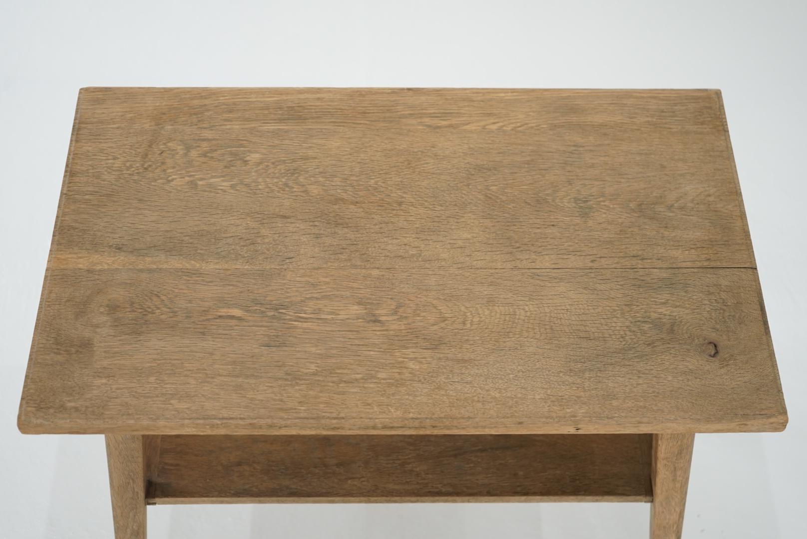 Antiker japanischer antiker Couchtisch aus Eichenholz, 1950er-1960er Jahre, primitiver Japandi (Japanisch) im Angebot