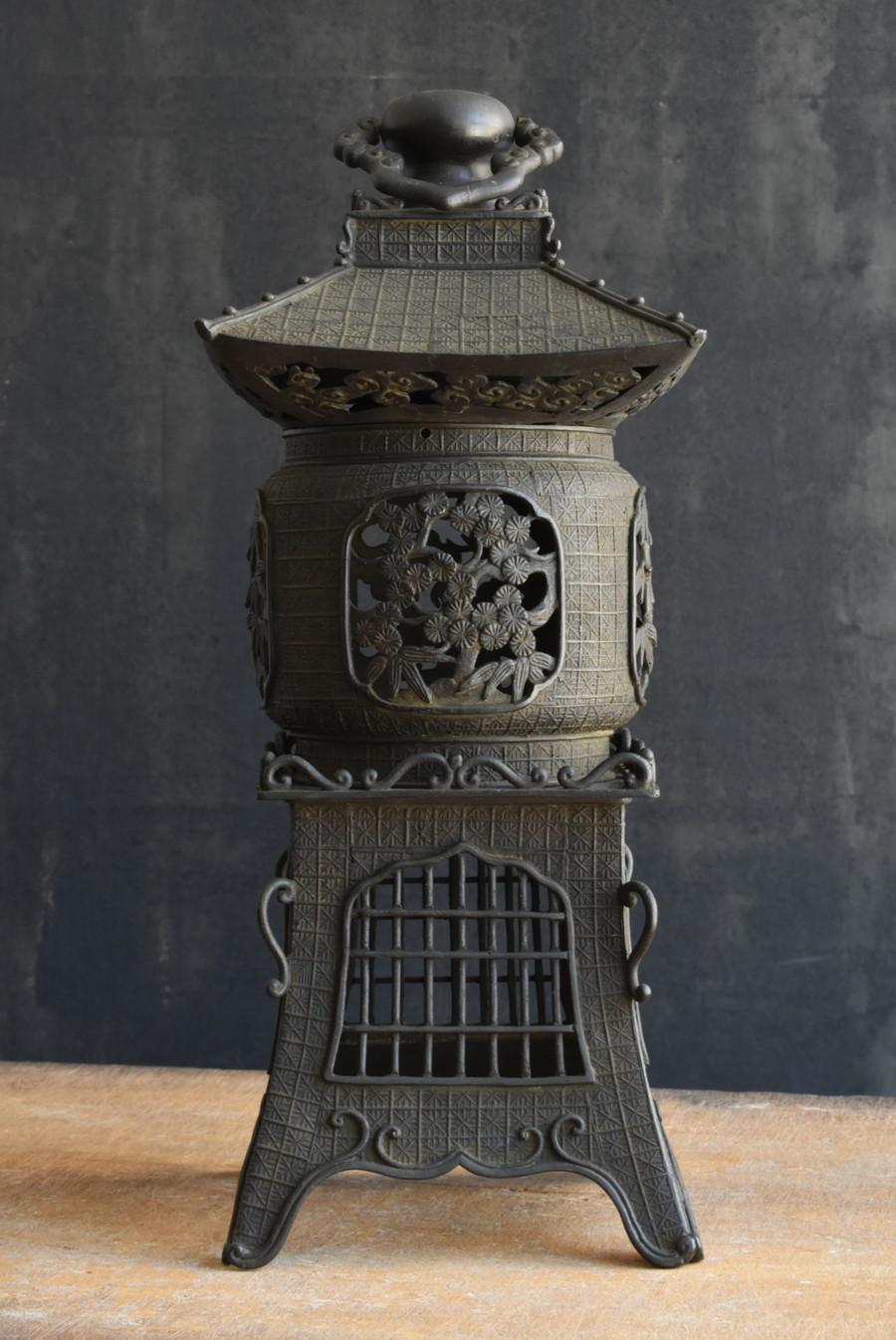 Japanese Antique Copper Lantern / Delicate Design / Early 20th Century For Sale 8