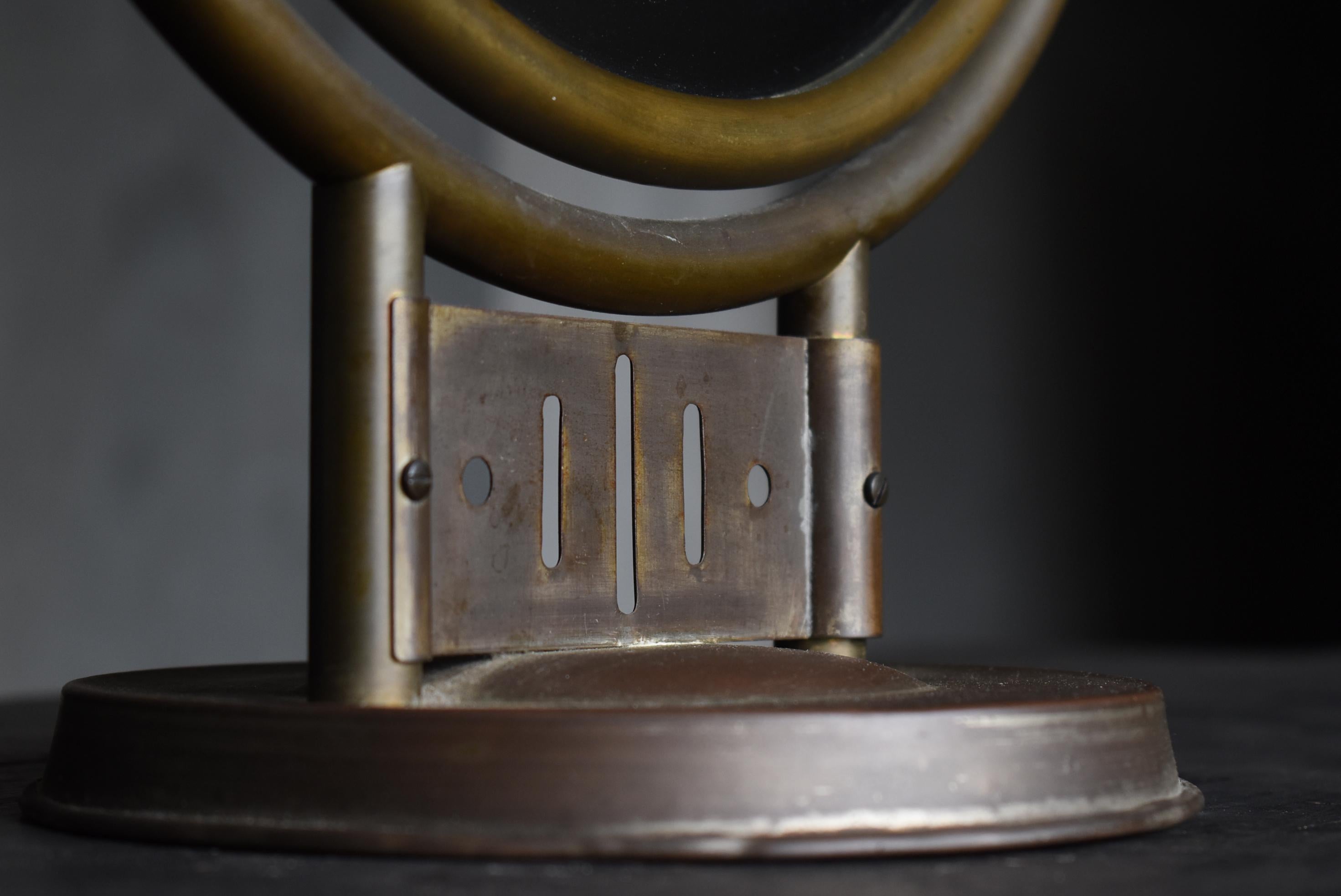 Miroir de table japonais ancien des années 1920-1940 / Wabisabi Bon état à Sammu-shi, Chiba