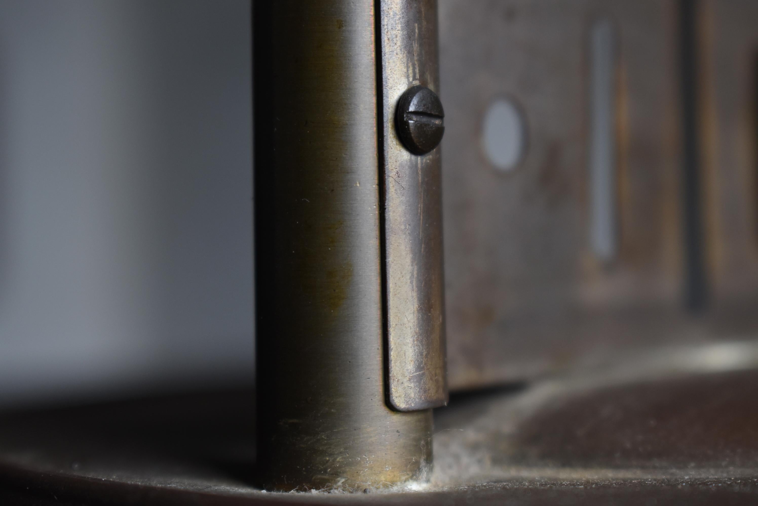 20ième siècle Miroir de table japonais ancien des années 1920-1940 / Wabisabi