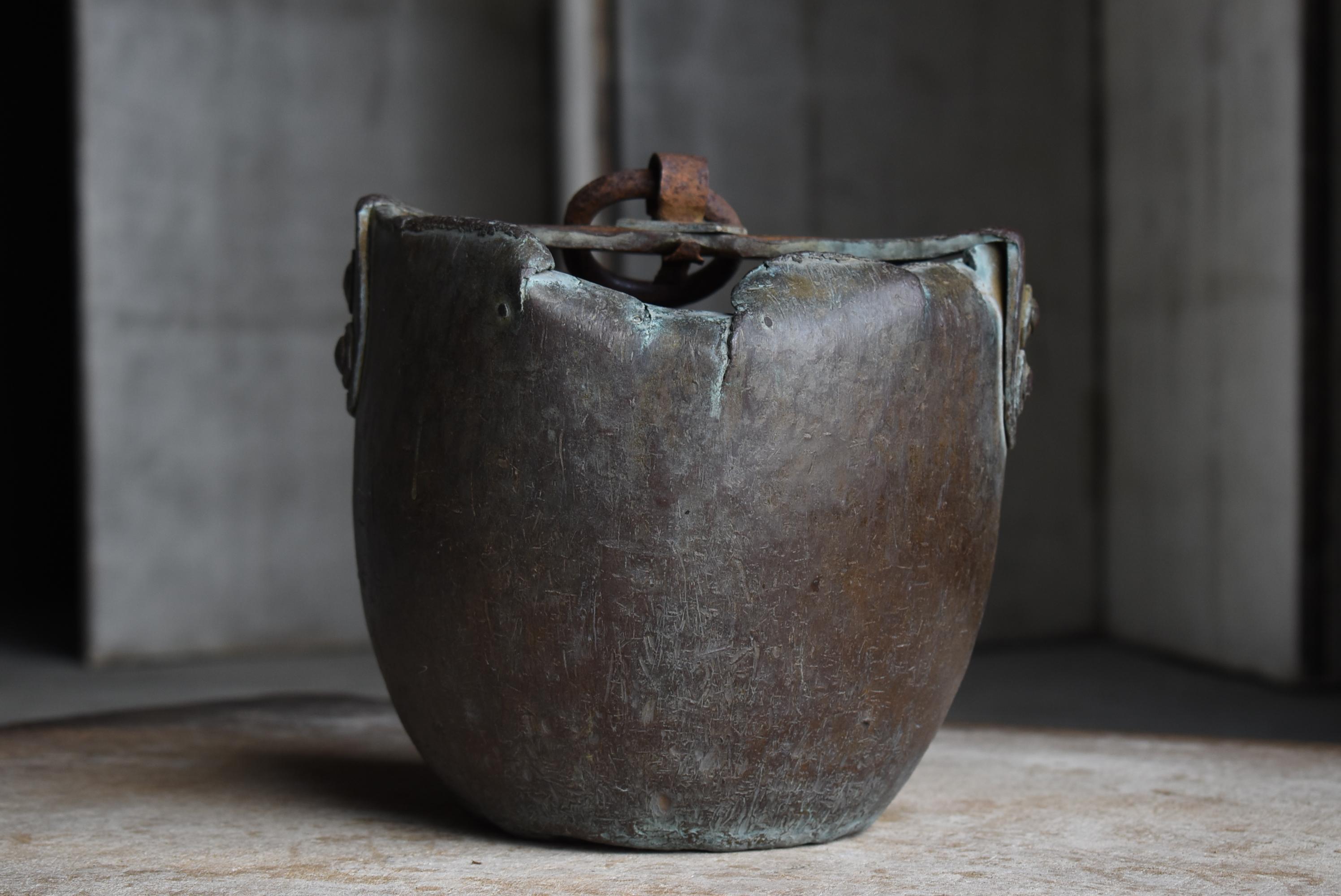 Tubes en cuivre japonais anciens 1800s-1860s / Vase à fleurs Wabi Sabi en vente 3