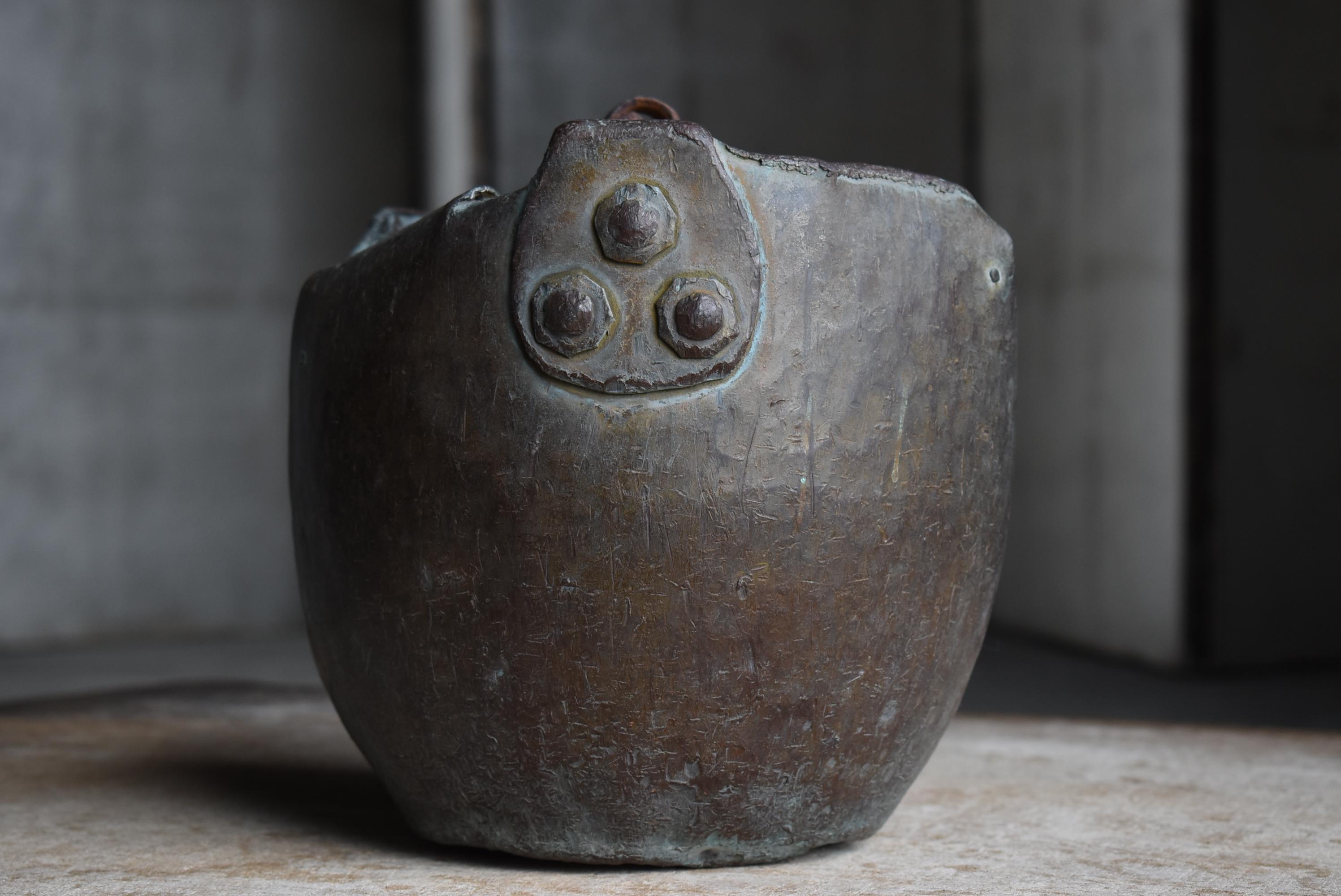Tubes en cuivre japonais anciens 1800s-1860s / Vase à fleurs Wabi Sabi en vente 1