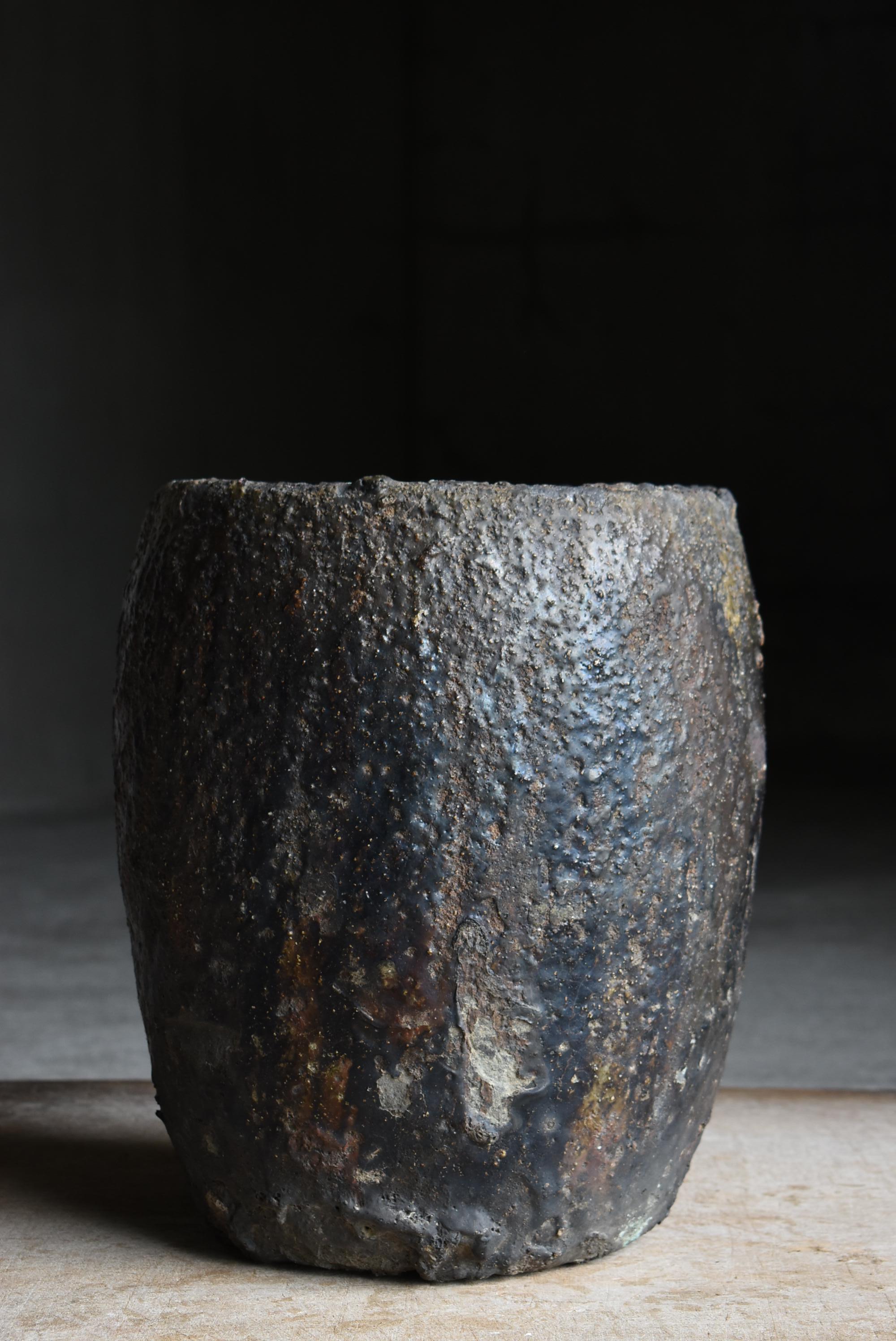 Japanese Antique Crucible 1900s-1920s / Flower Vase Wabi Sabi For Sale 4