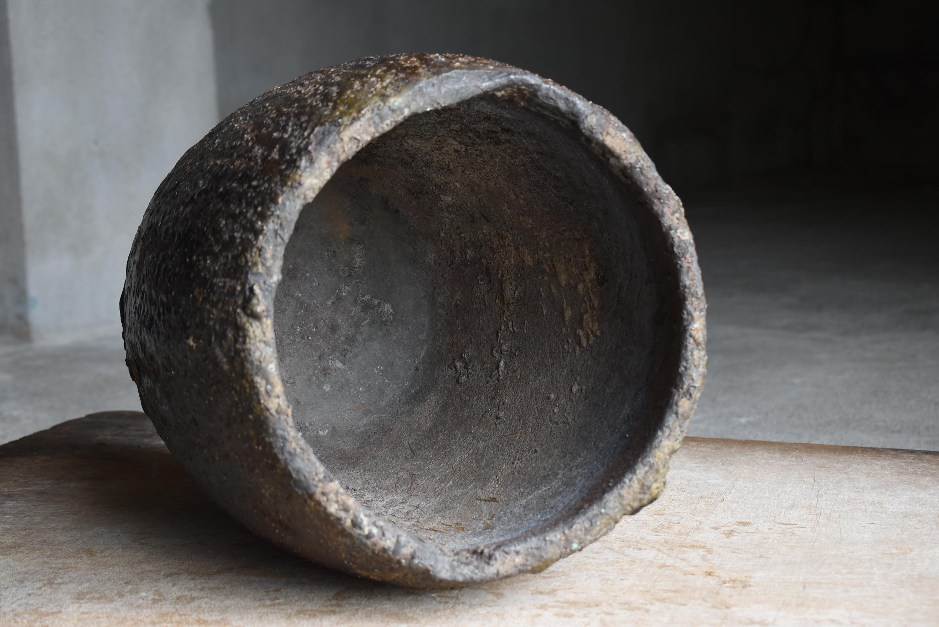 Japanese Antique Crucible 1900s-1920s / Flower Vase Wabi Sabi For Sale 6