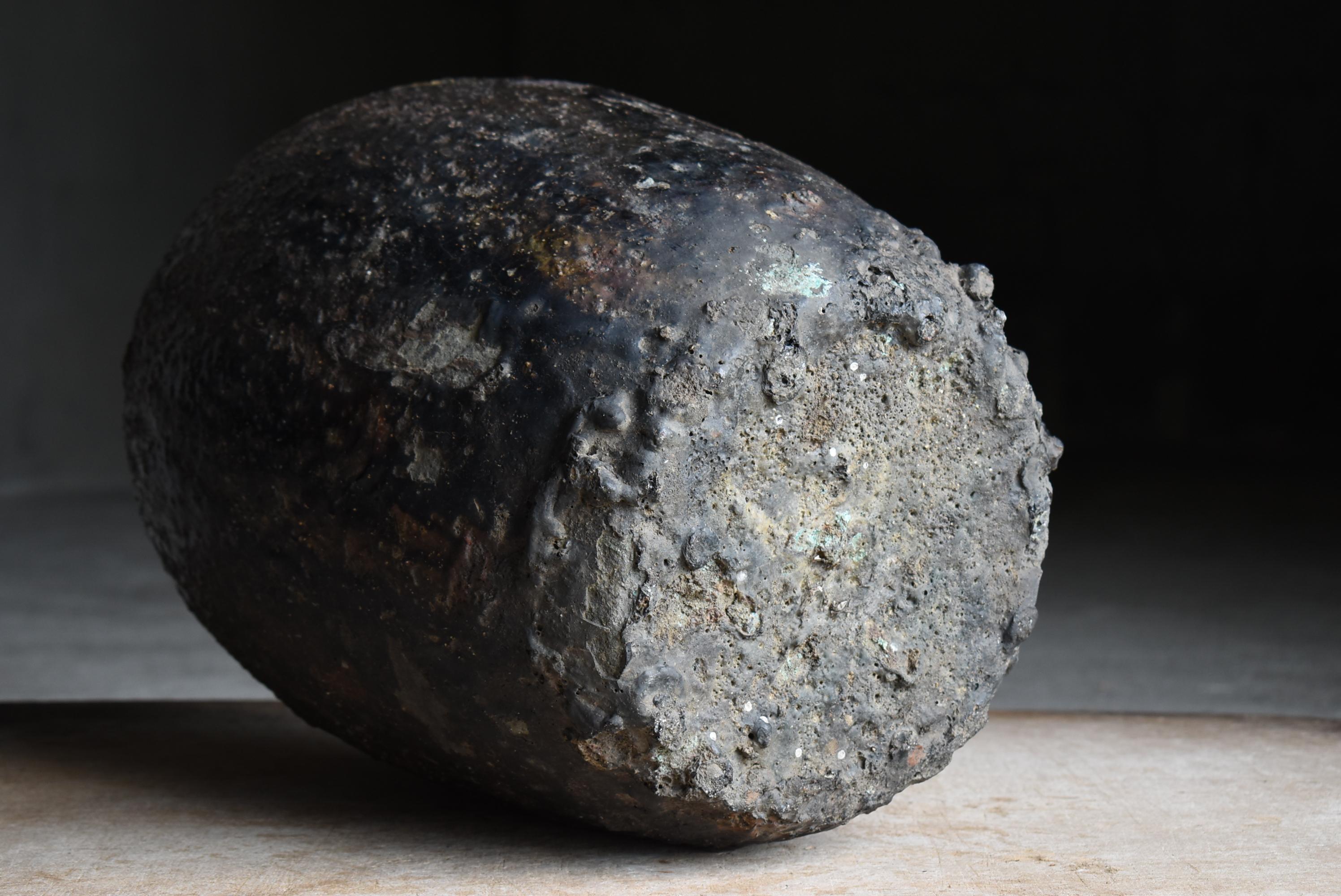 Japanese Antique Crucible 1900s-1920s / Flower Vase Wabi Sabi For Sale 7