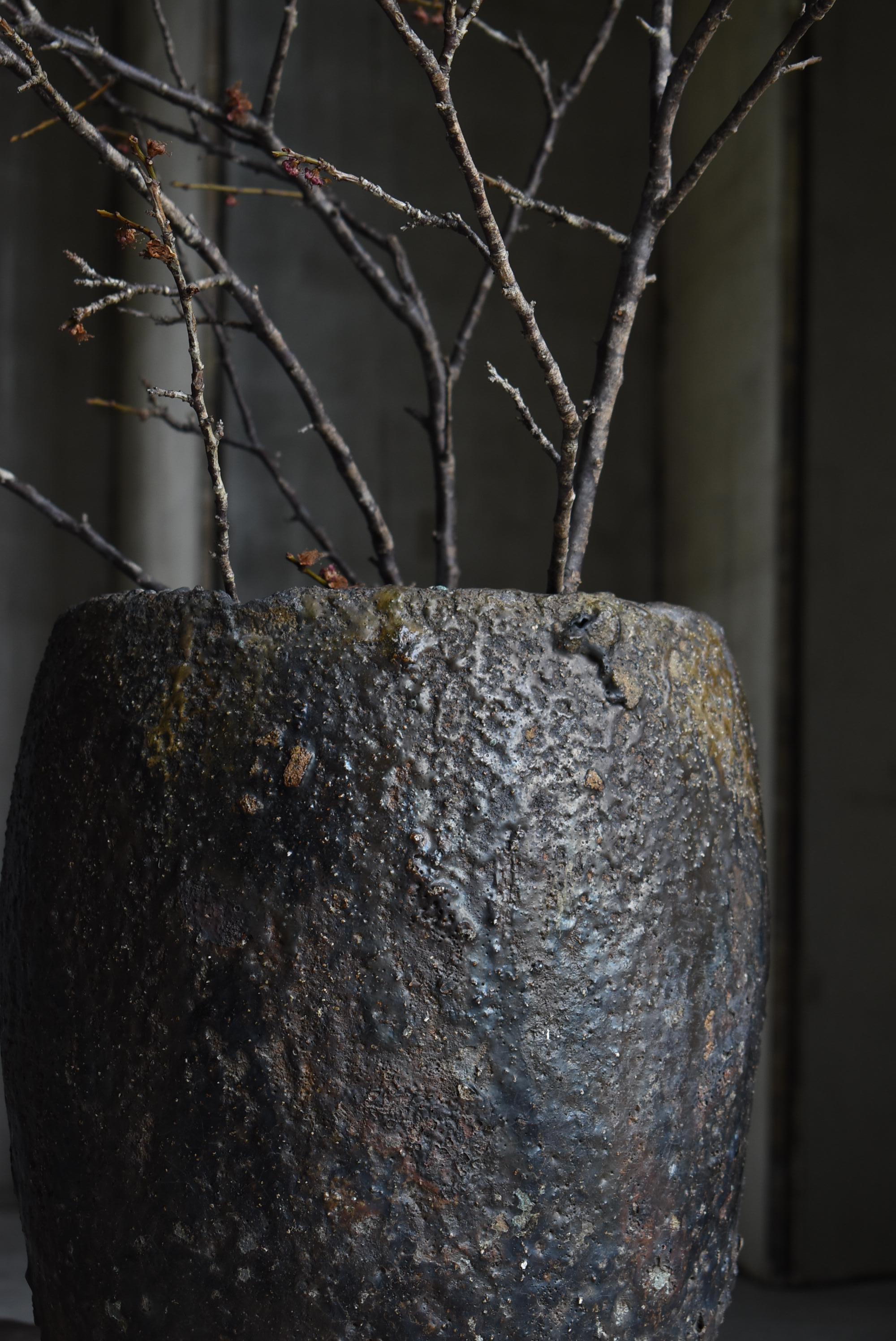 Japanese Antique Crucible 1900s-1920s / Flower Vase Wabi Sabi For Sale 9