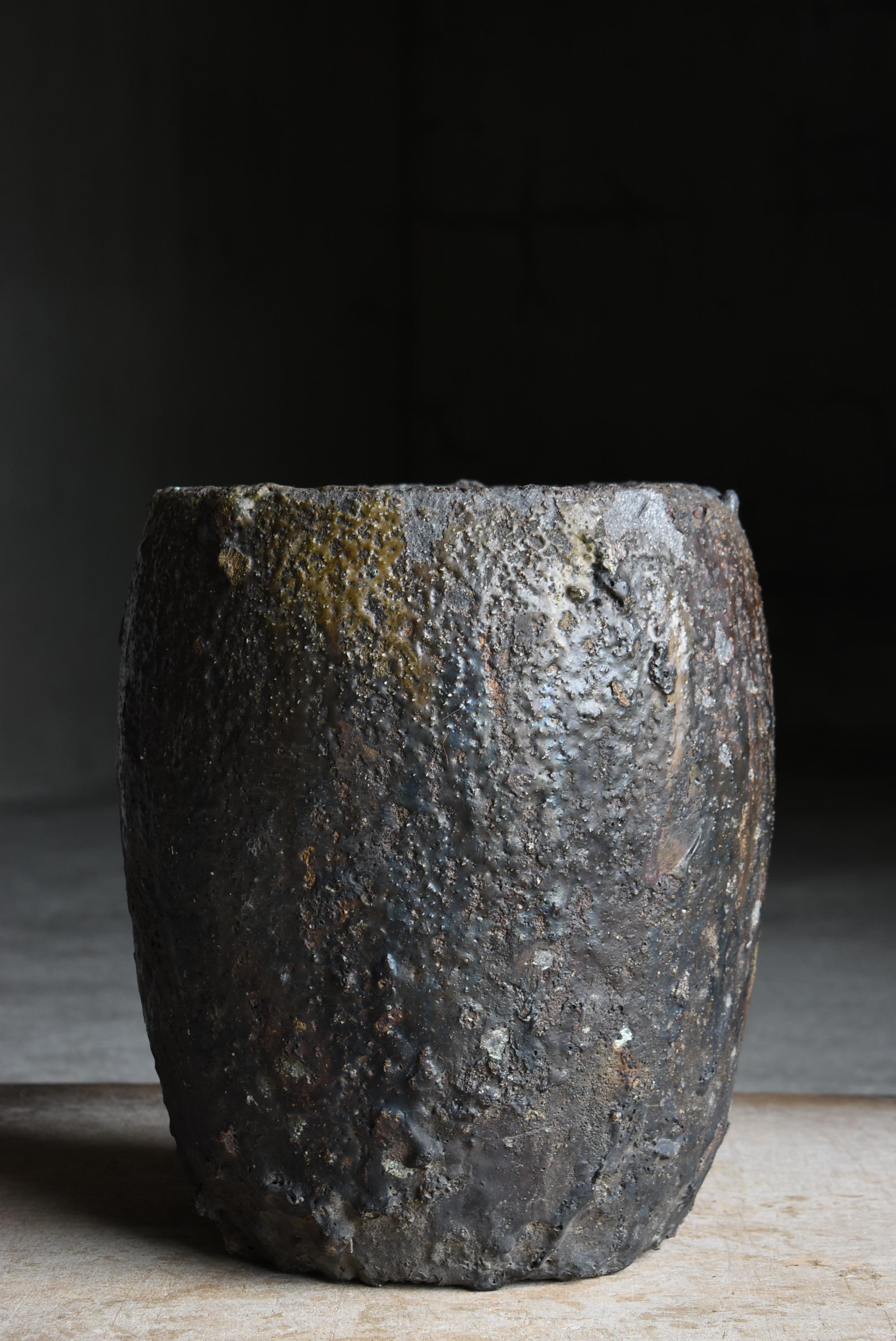Japanese Antique Crucible 1900s-1920s / Flower Vase Wabi Sabi For Sale 1