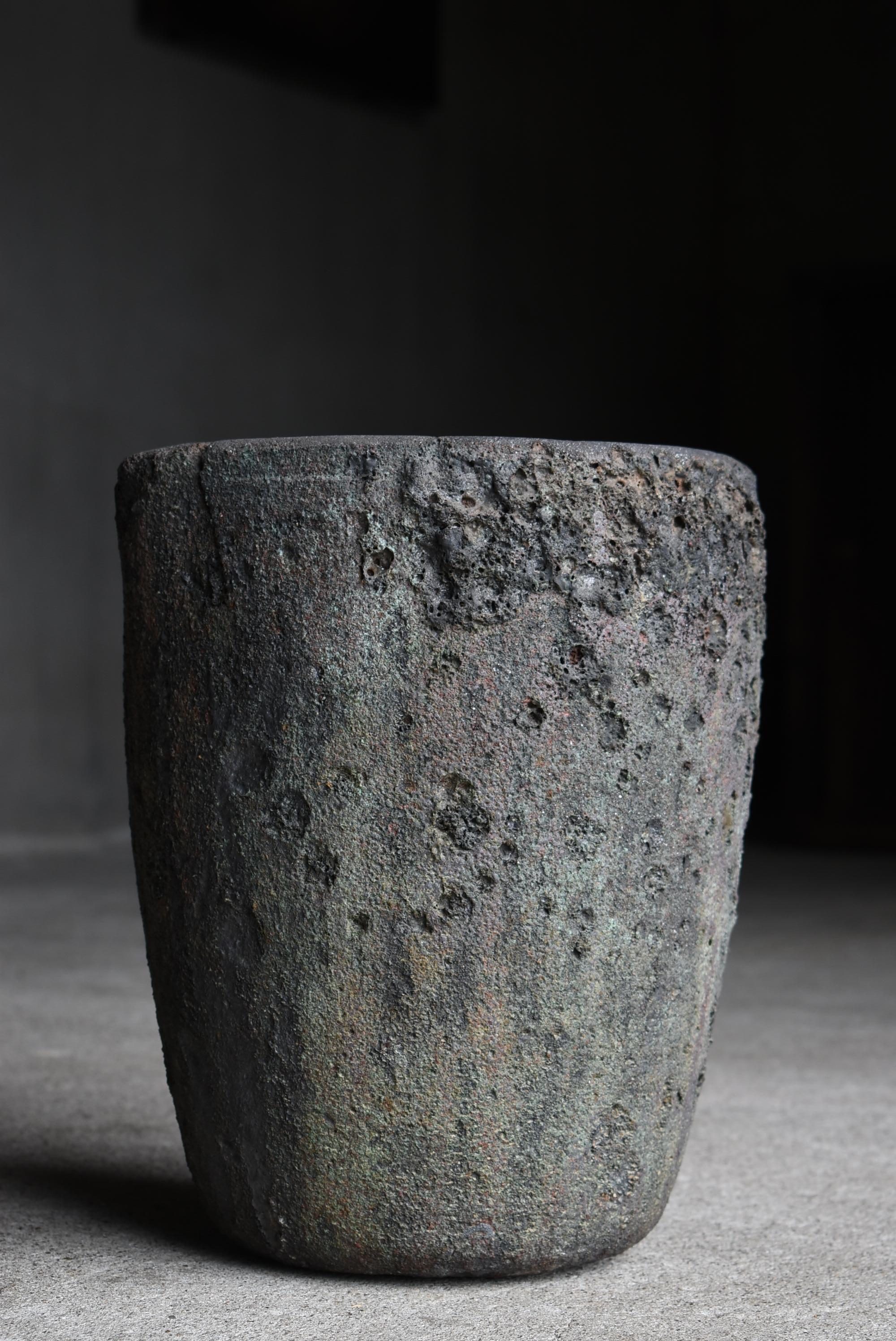 Crogiolo antico giapponese 1920-1940 / Vaso di fiori Wabisabi in vendita 3