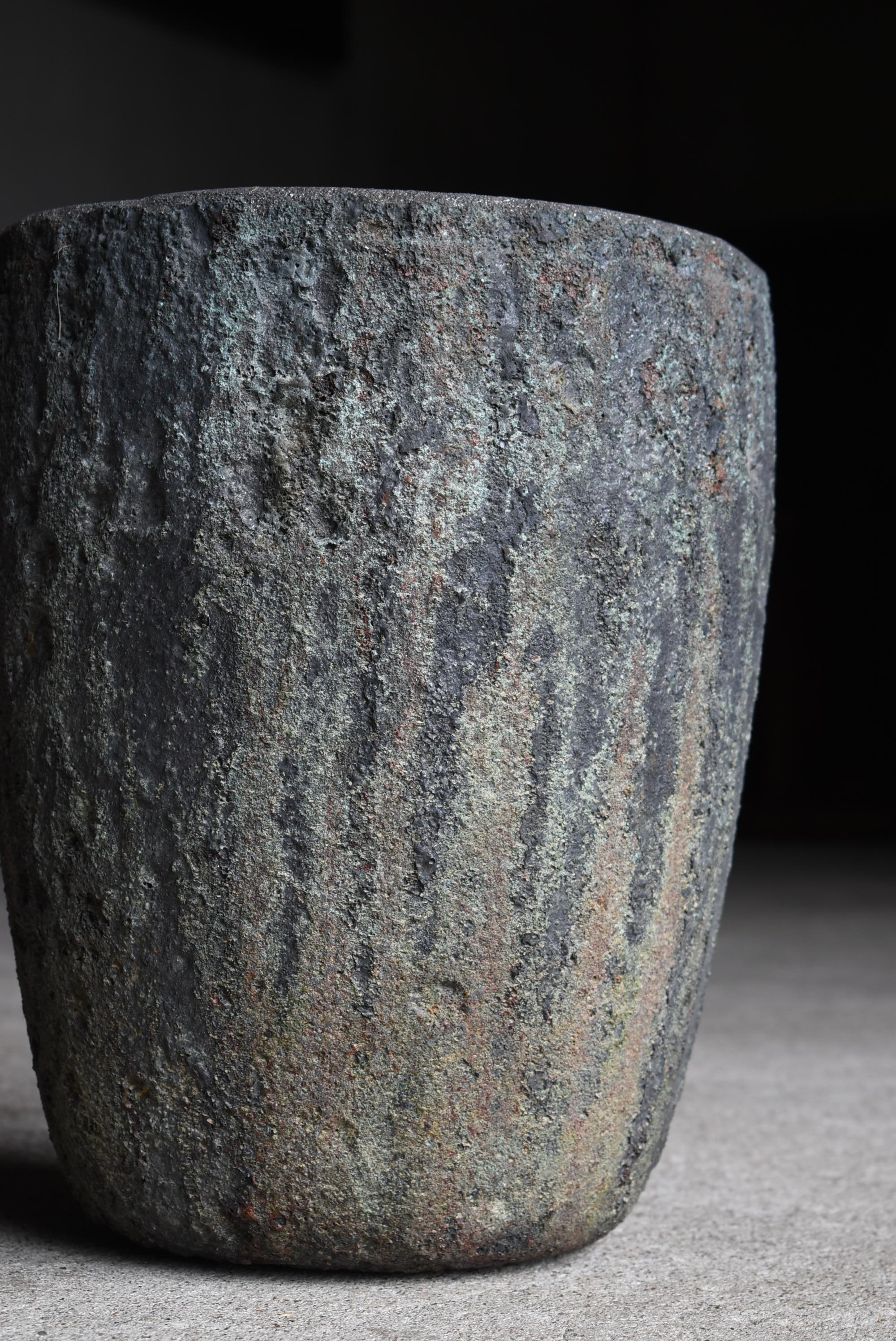 XX secolo Crogiolo antico giapponese 1920-1940 / Vaso di fiori Wabisabi in vendita