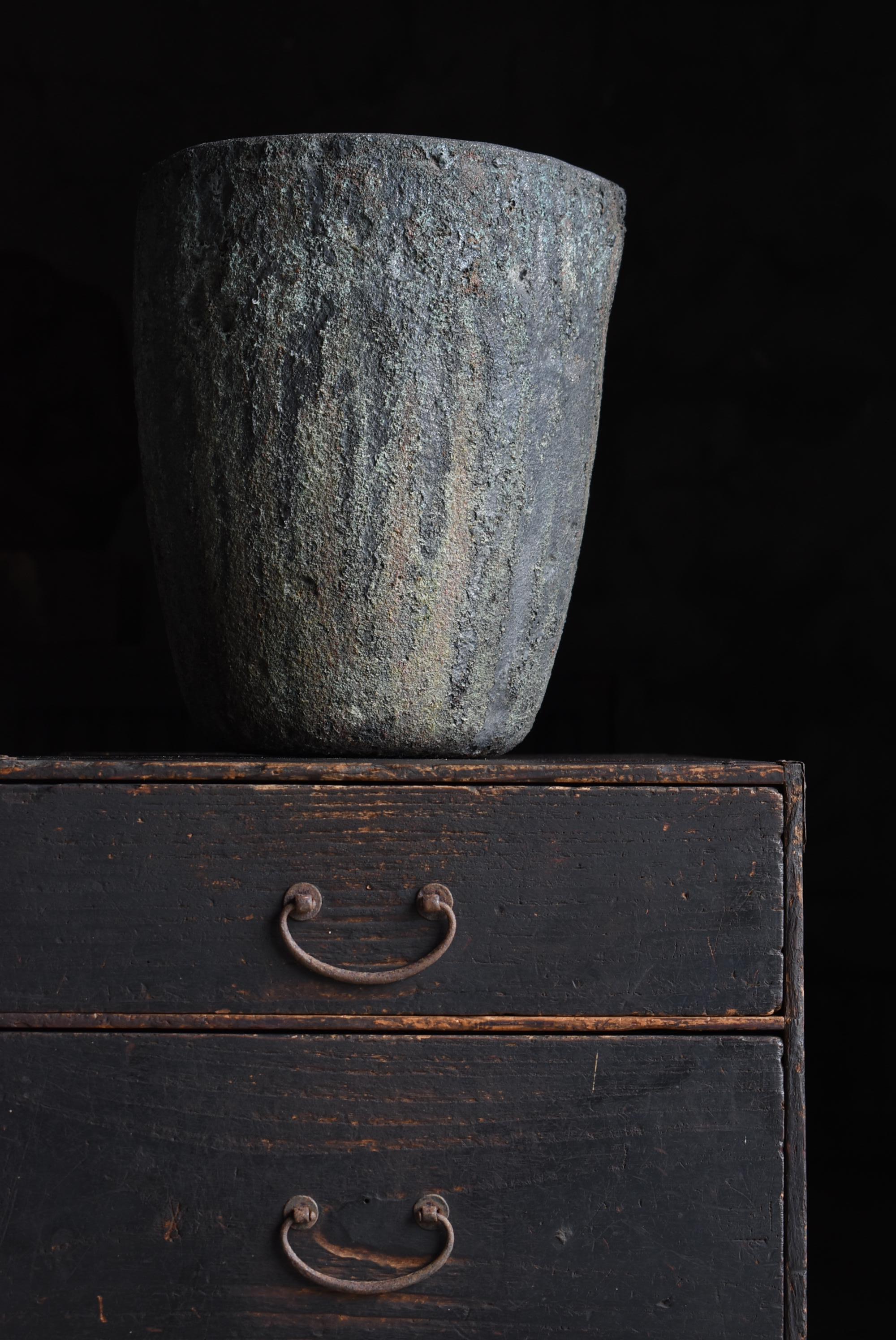 Antico crogiolo giapponese 1920-1940 / Vaso di fusione per fiori Wabisabi 9