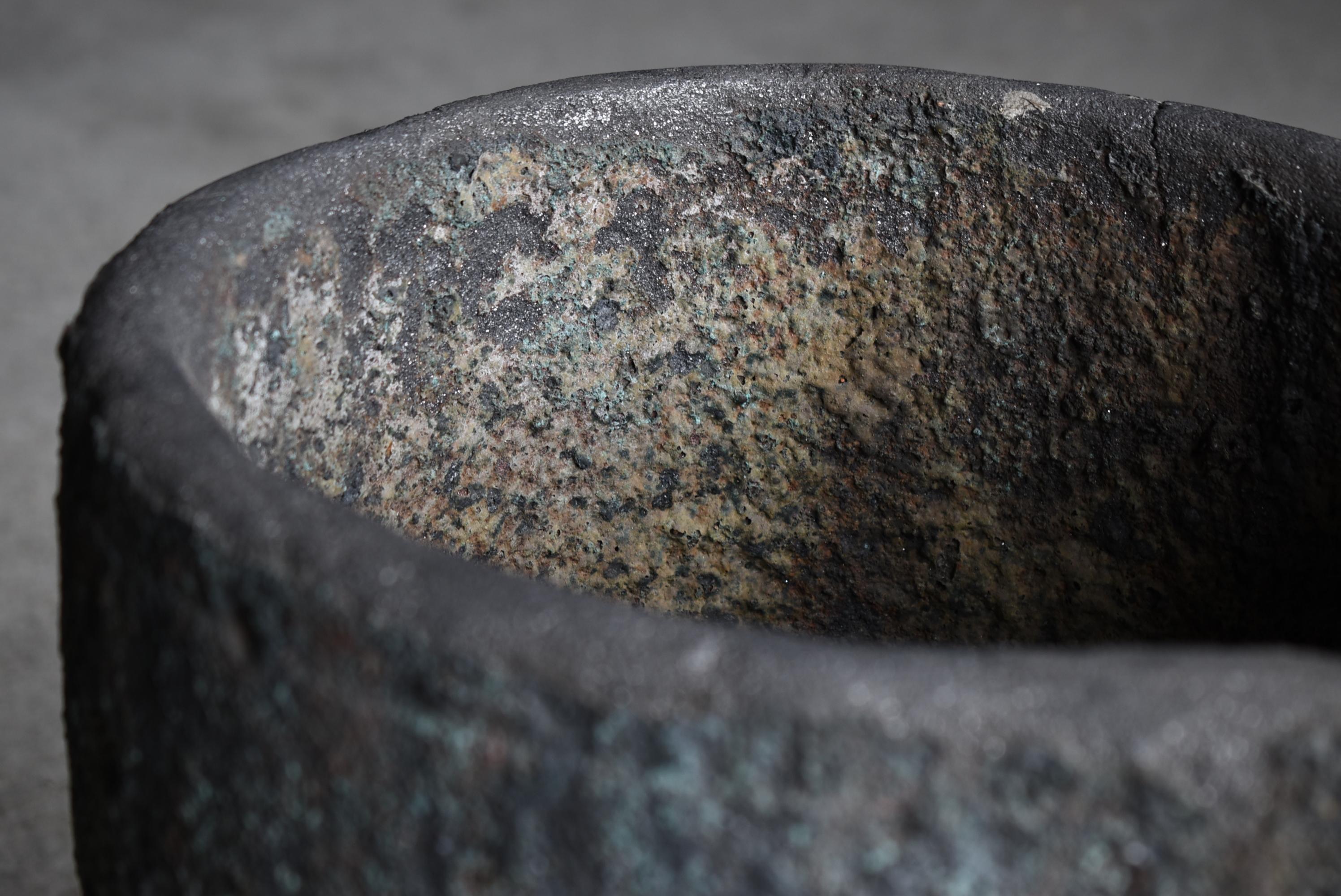 Antico crogiolo giapponese 1920-1940 / Vaso di fusione per fiori Wabisabi 1