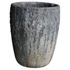 Antico crogiolo giapponese 1920-1940 / Vaso di fusione per fiori Wabisabi