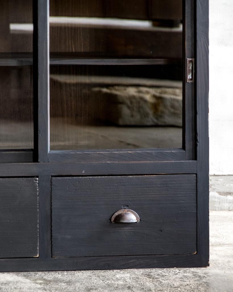 Japanese Antique Cupboard with Black Finish, Early Showa Period '1926-' For Sale 3
