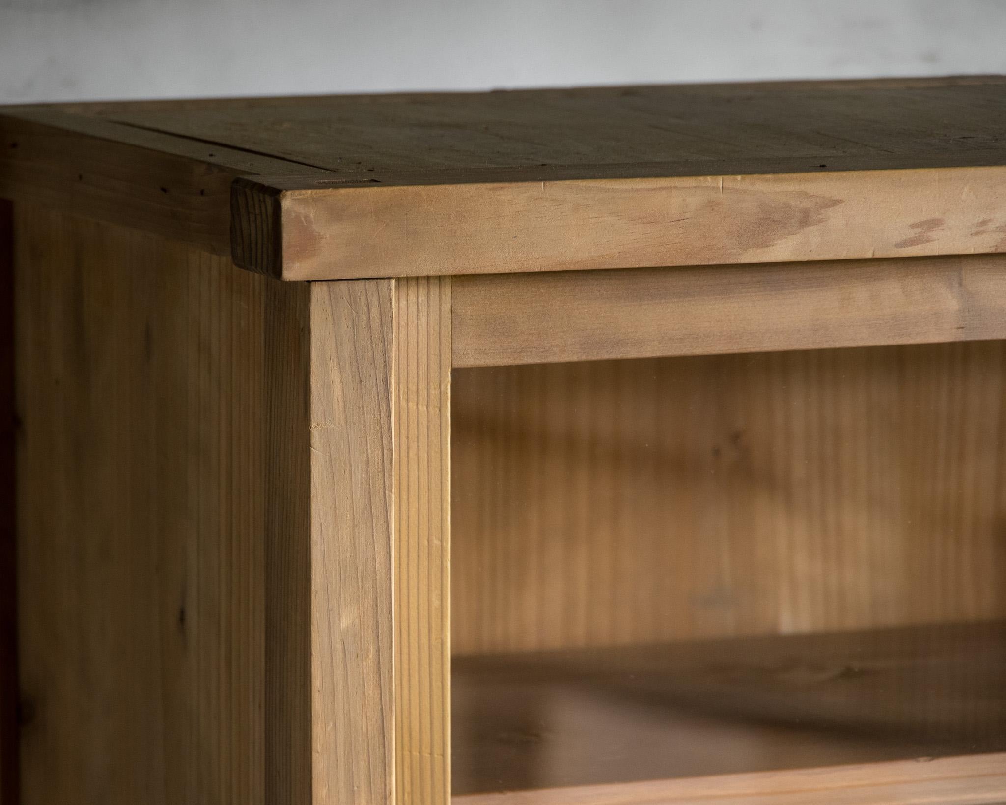 Antiker japanischer Schrank mit Glastüren, Taisho-Ära '1912-1926', Wabi Sabi im Zustand „Gut“ im Angebot in Hitachiomiya-shi, 08