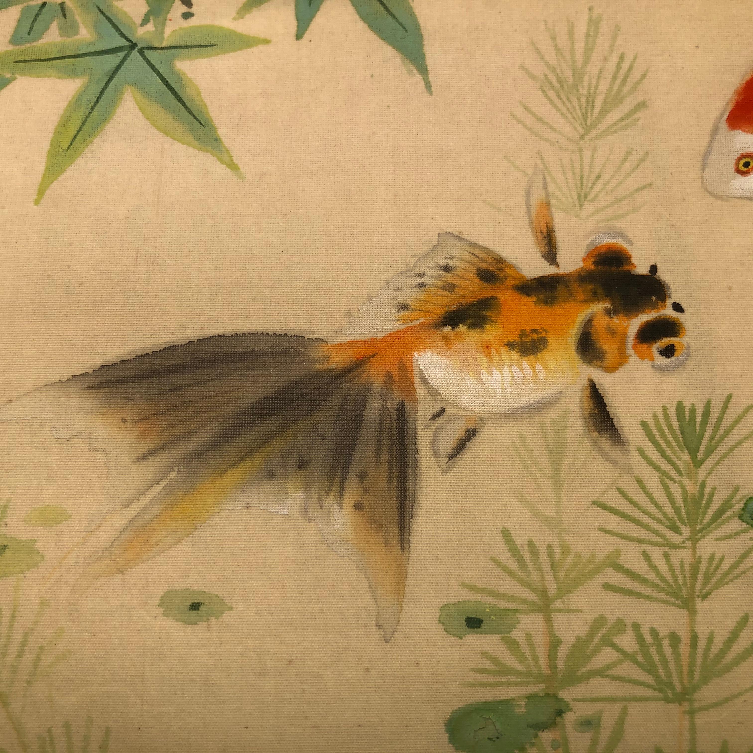 Von unserer jüngsten japanischen Akquisition Reisen

Eine schöne und überzeugende japanische antike handgemalte Gemälde von drei goldenen Fischen - bereit:: in Ihrem Lieblings-Rahmen zu montieren und stolz zu zeigen oder als ein einzigartiges