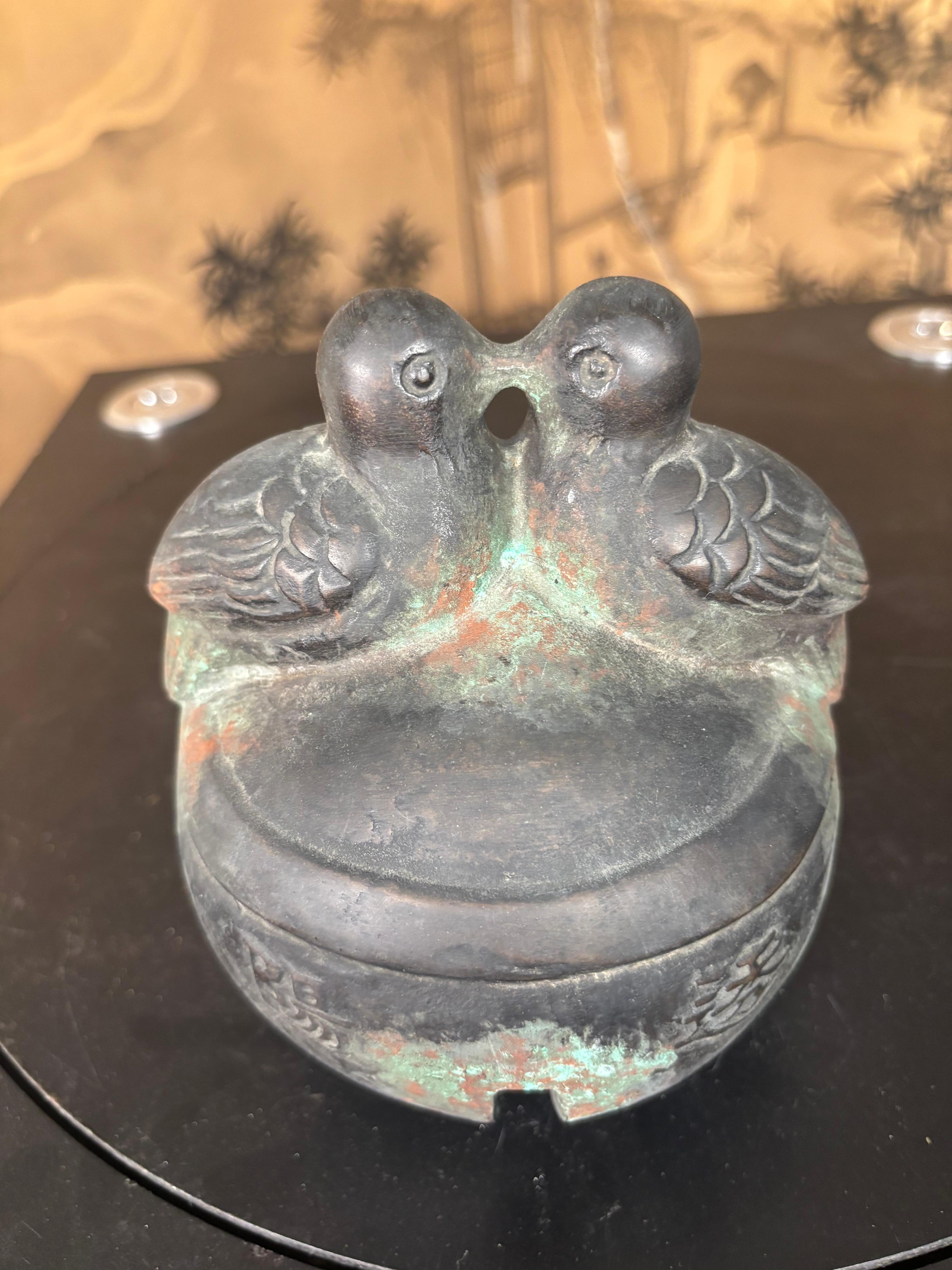 Cloche de temple shintoïste japonaise ancienne en bronze coulé à la main 