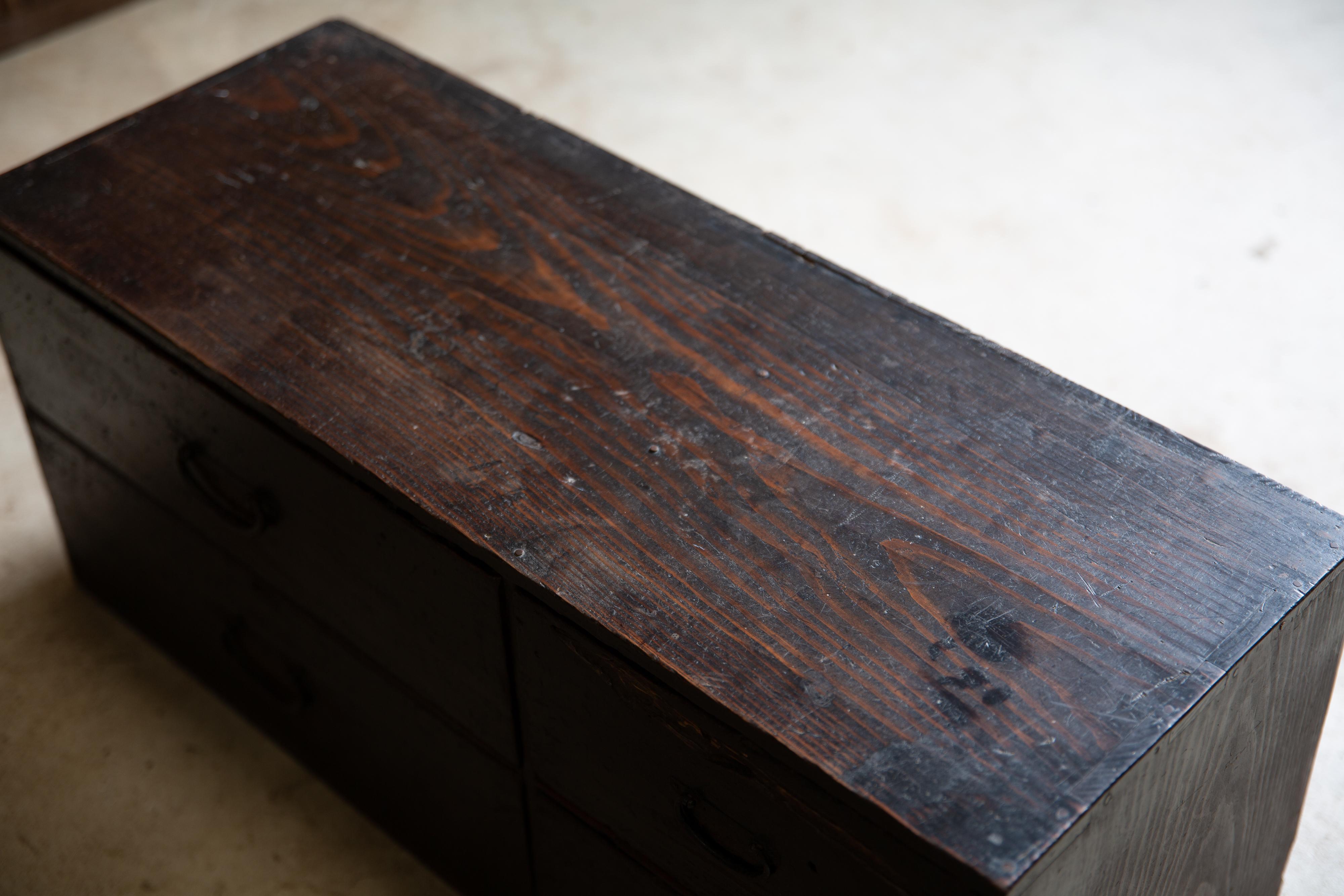 XIXe siècle drawer japonais ancien des années 1860-1920 / finition noire urushi wabi sabi tansu en vente