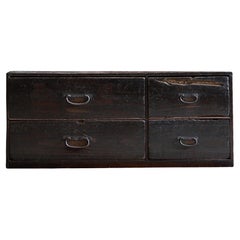 Cassetto antico giapponese degli anni 1860-1920 / Nero urushi rifinito wabi sabi tansu