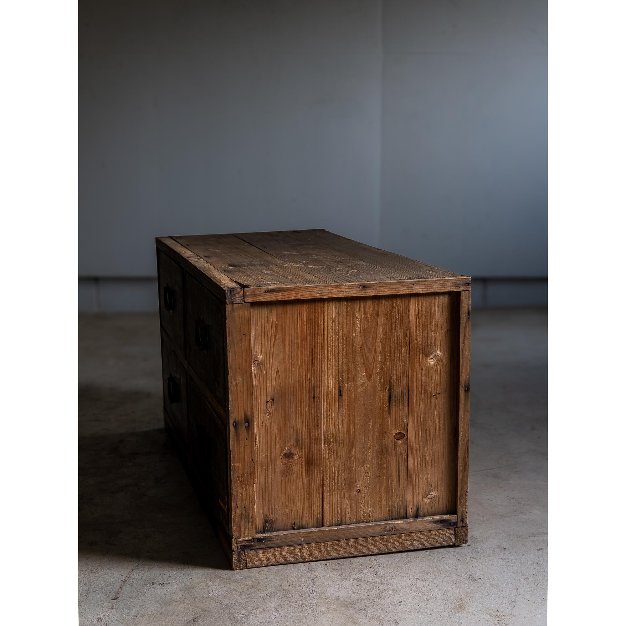 Cassettiera giapponese antica e rustica wabi sabi mid tansu degli anni 1860-1920 in vendita 3