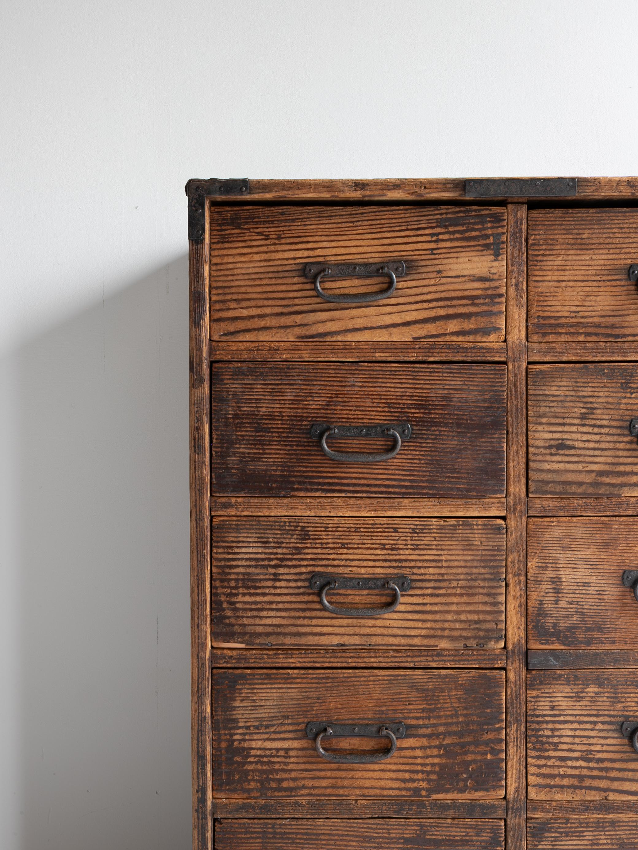 Japanese Antique Drawer 1860s-1920s / Sideboard Wabi Sabi In Good Condition For Sale In Sammu-shi, Chiba