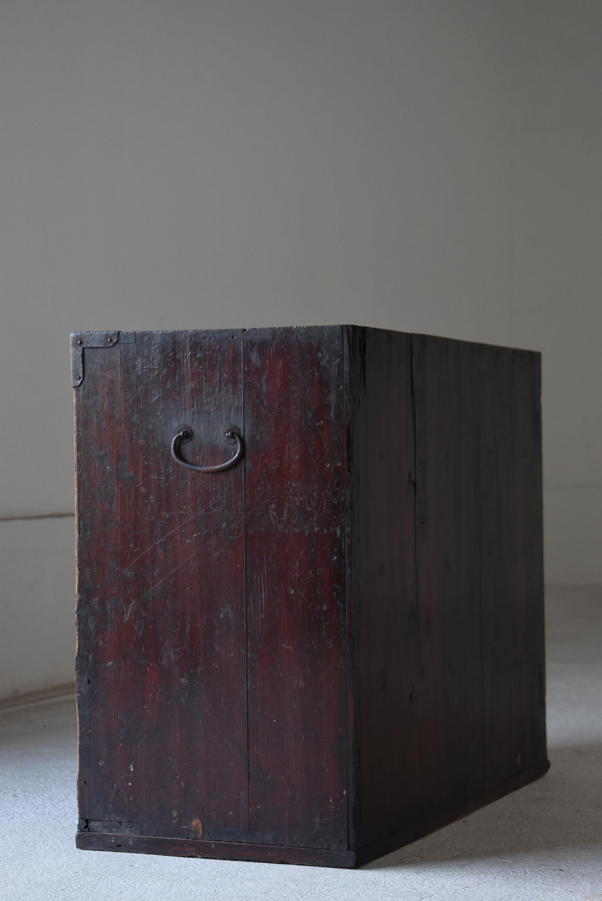 Coffre à tiroirs japonais ancien 1860s-1920s / Tansu Sideboard Wabi Sabi en vente 3