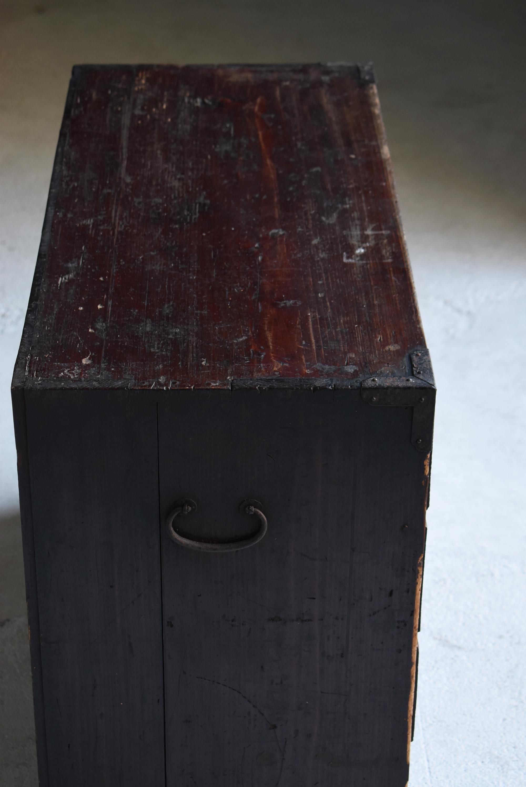 Coffre à tiroirs japonais ancien 1860s-1920s / Tansu Sideboard Wabi Sabi en vente 4