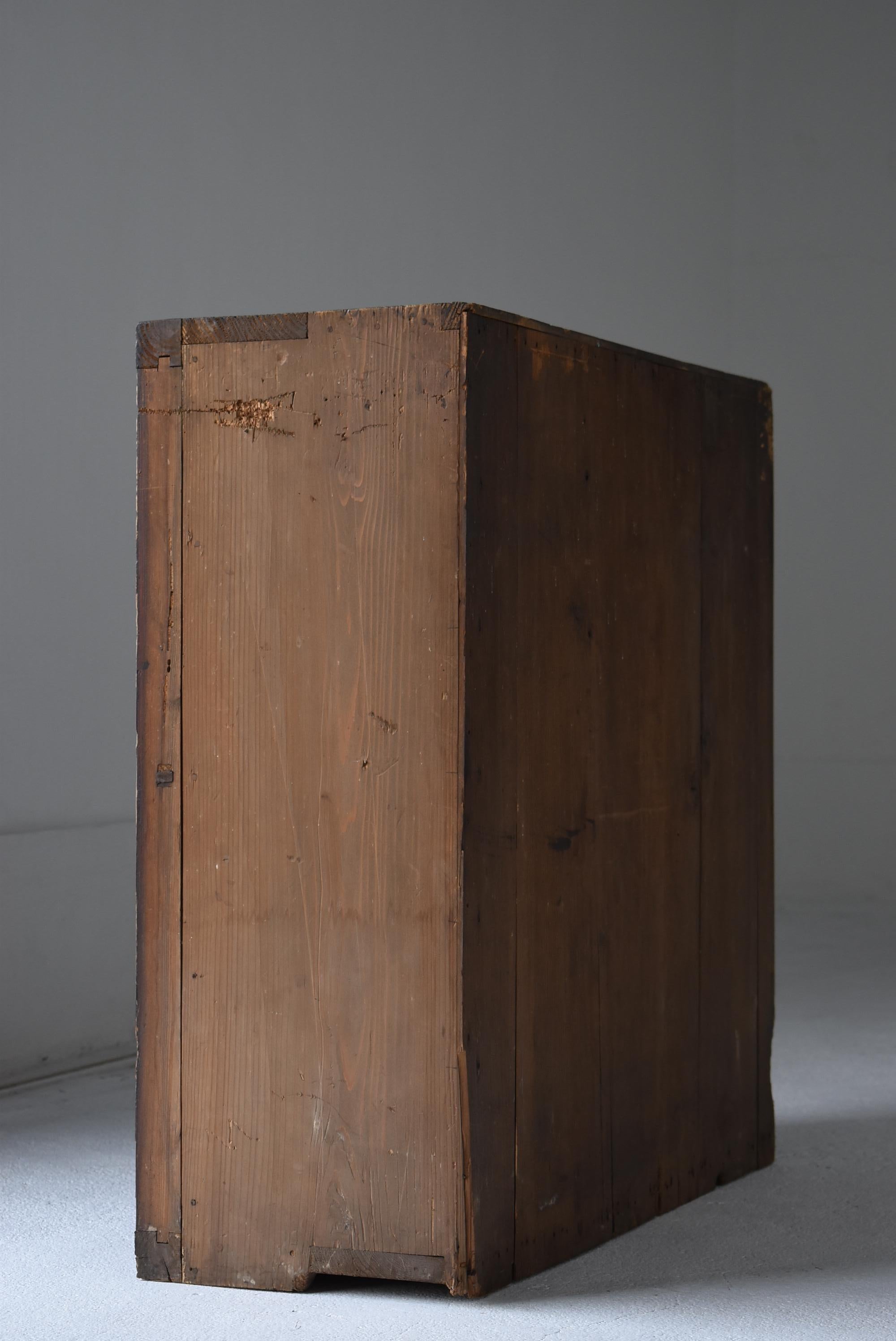 Japanische antike Schubladenaufbewahrung 1860er-1920er Jahre / Tansu Sideboard Wabisabi, Wabisabi im Angebot 7