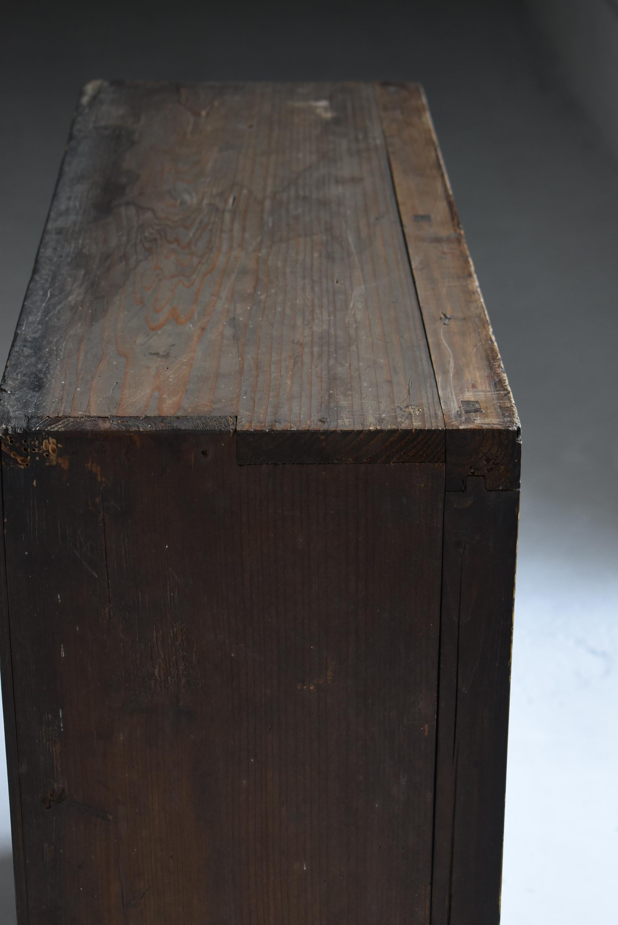 Japanische antike Schubladenaufbewahrung 1860er-1920er Jahre / Tansu Sideboard Wabisabi, Wabisabi im Angebot 8