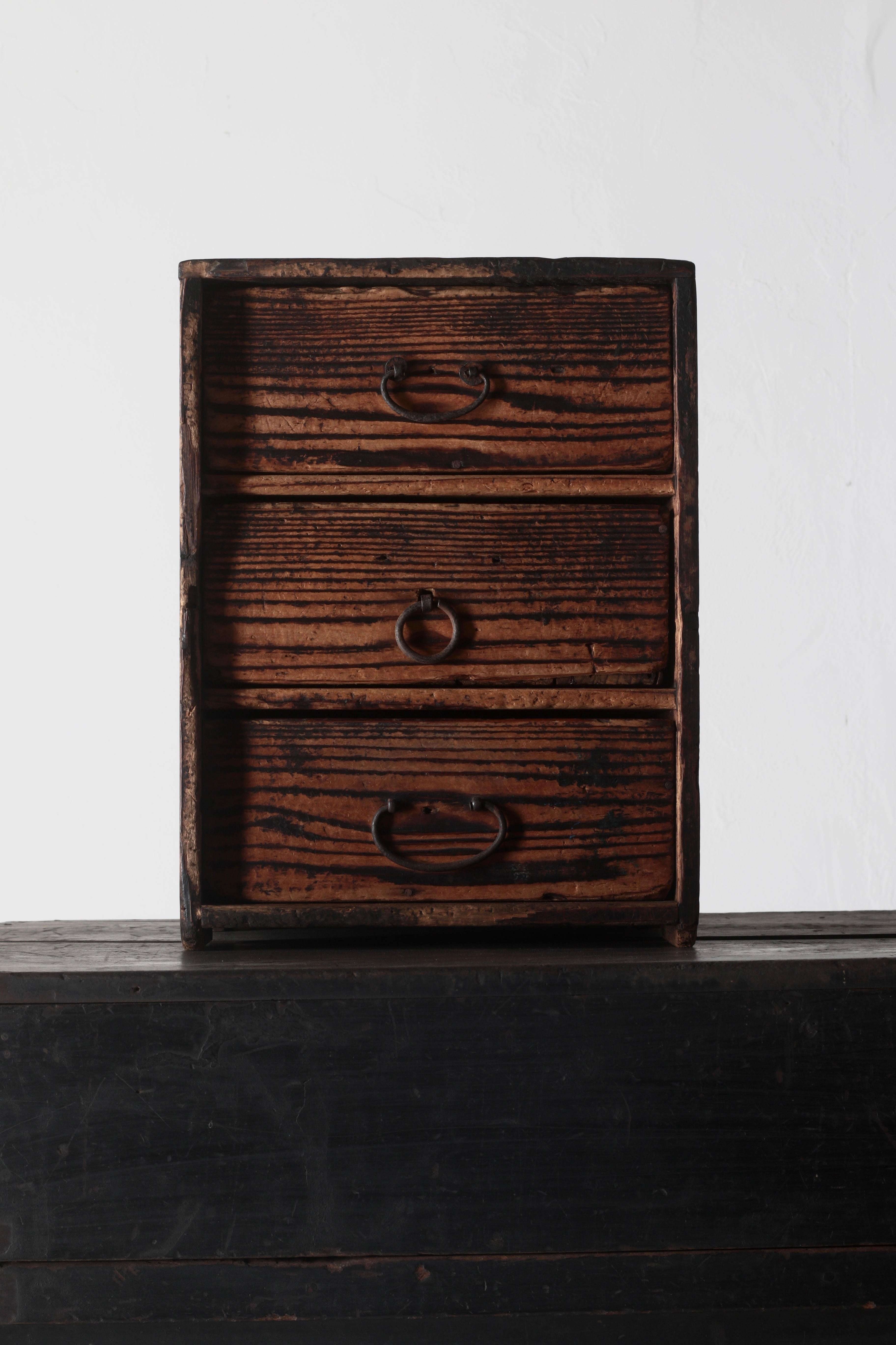 Travail du bois Antique tiroir / rangement / Période Meiji WabiSabi japonaise en vente