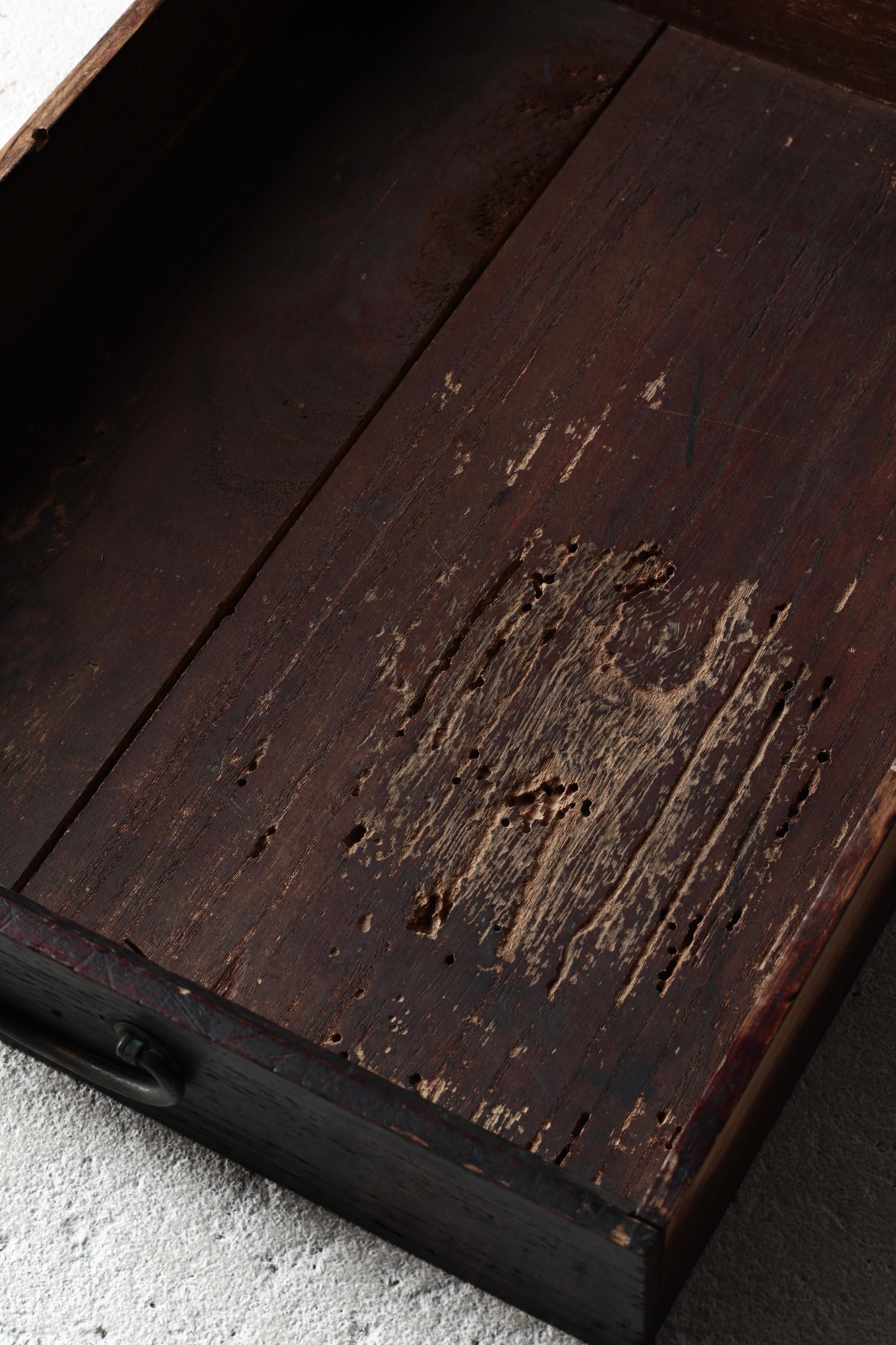 Cassetto antico giapponese / Tansu di stoccaggio / 1868-1912 / Wabi-Sabi Mingei in vendita 11