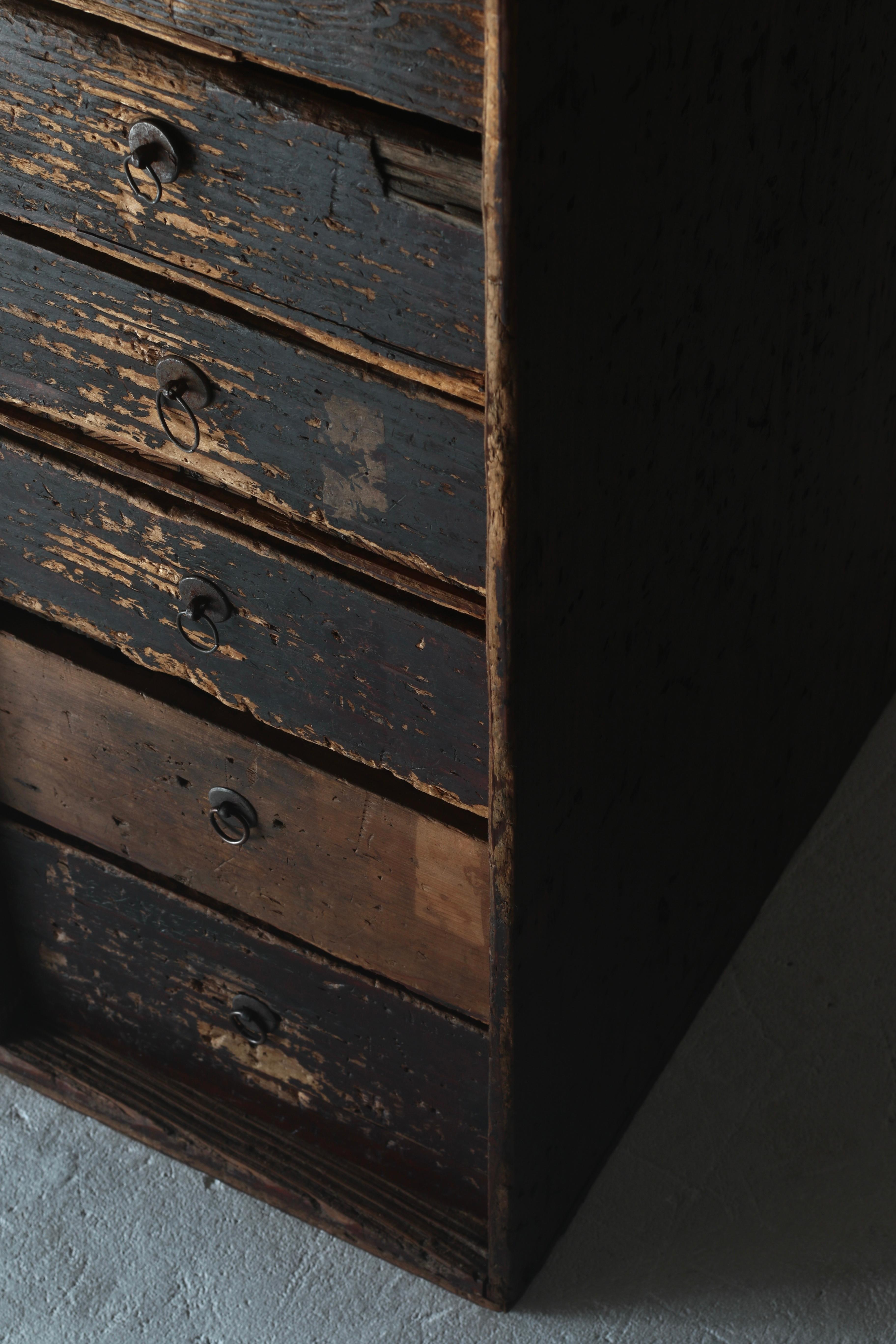 Cajonera Antigua Japonesa / Tansu Cajonera / 1868-1912s Wabi-Sabi Japonés en venta