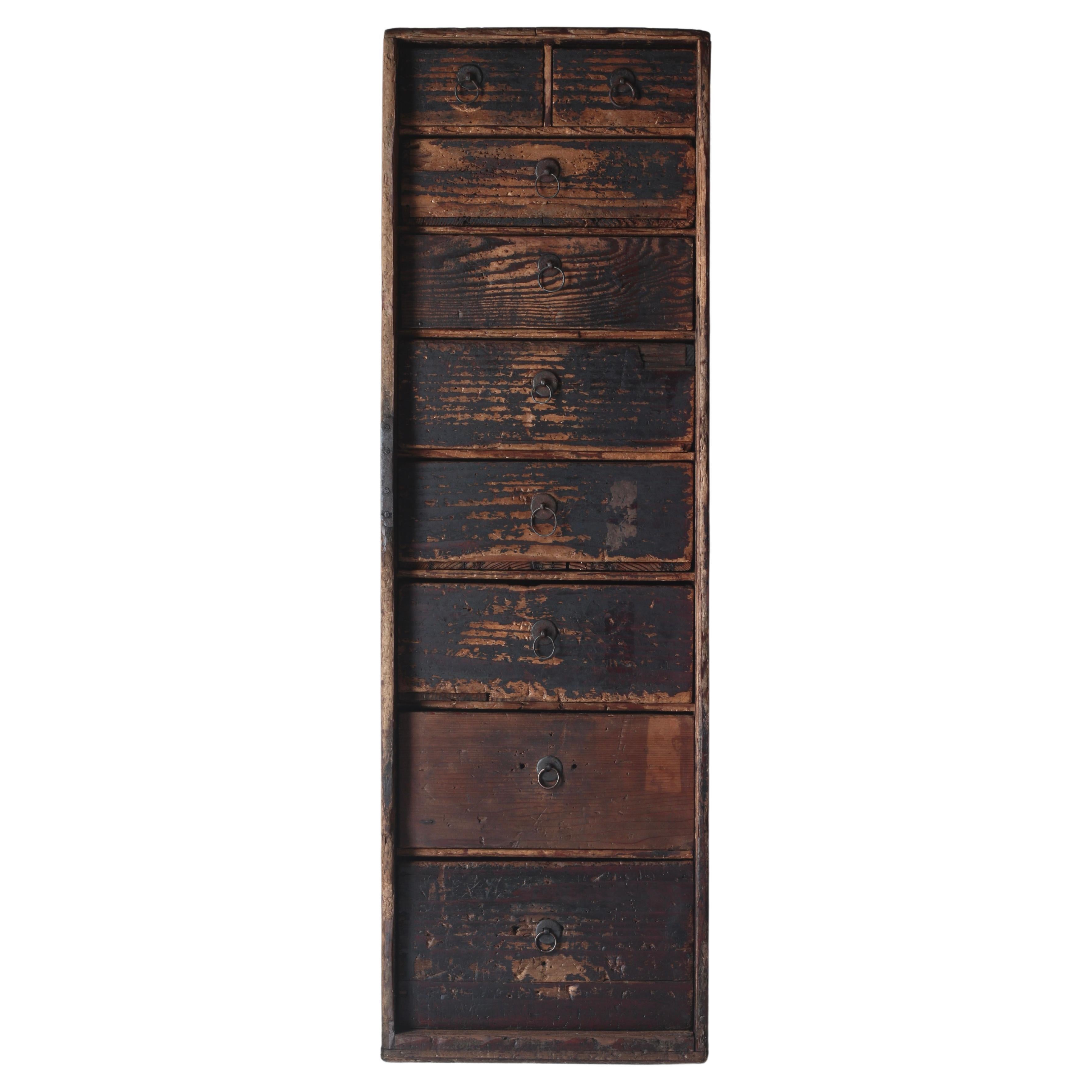 Cajonera Antigua Japonesa / Tansu Cajonera / 1868-1912s Wabi-Sabi en venta