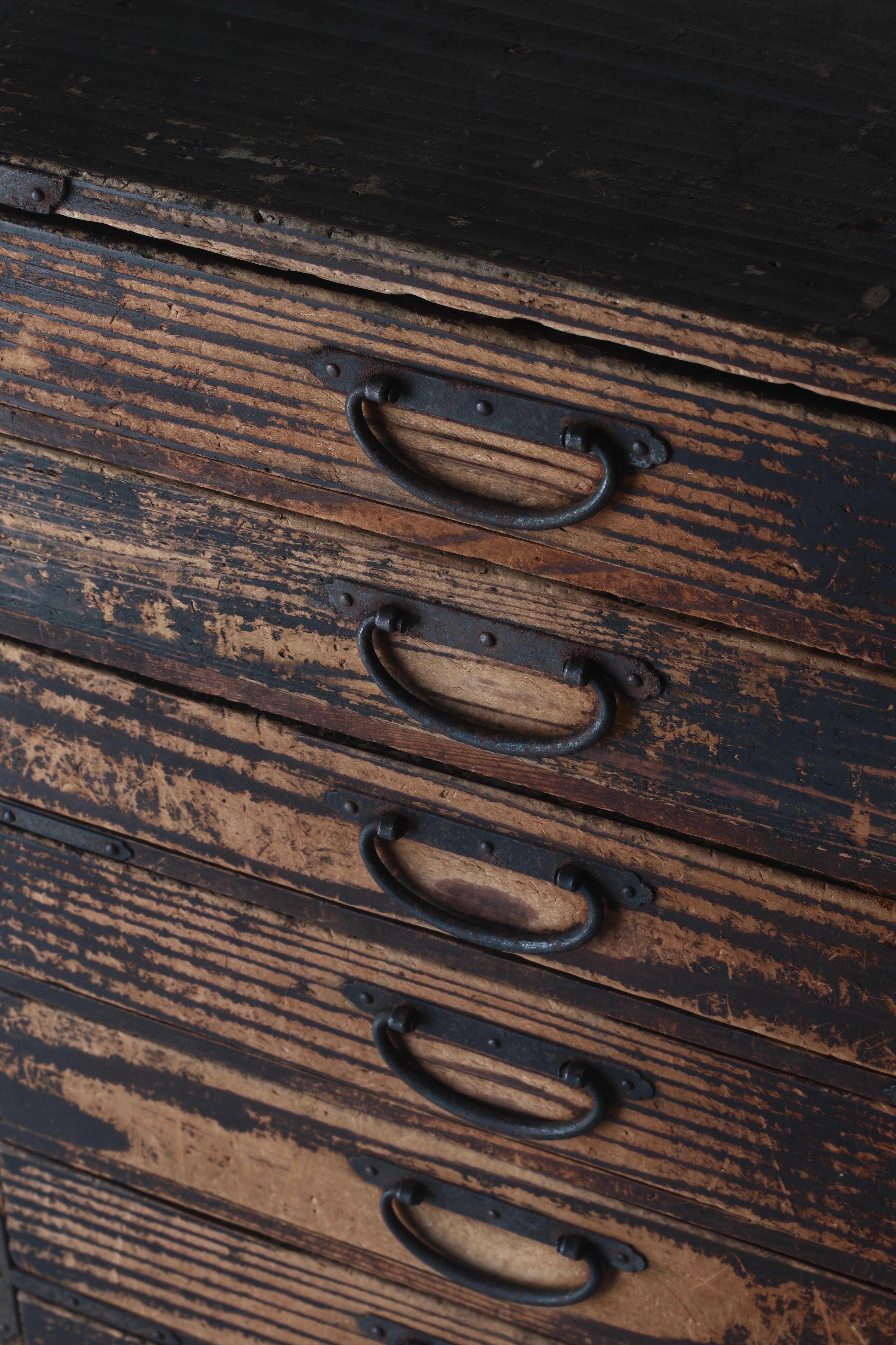 Antike japanische Schublade / Tansu-Aufbewahrung / Wabi-Sabi aus der Meiji-Periode (Holzarbeit) im Angebot