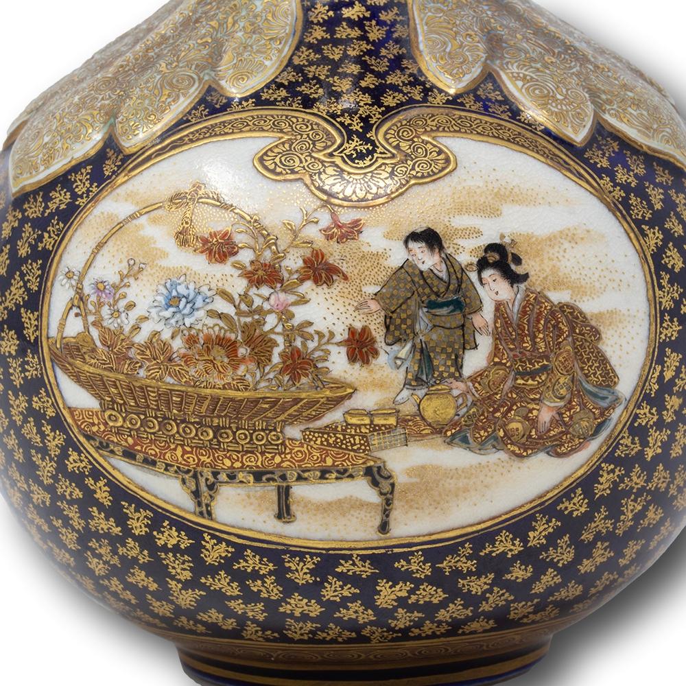 Vase japonais ancien en faïence Satsuma de Kinkozan Période Meiji en vente 4