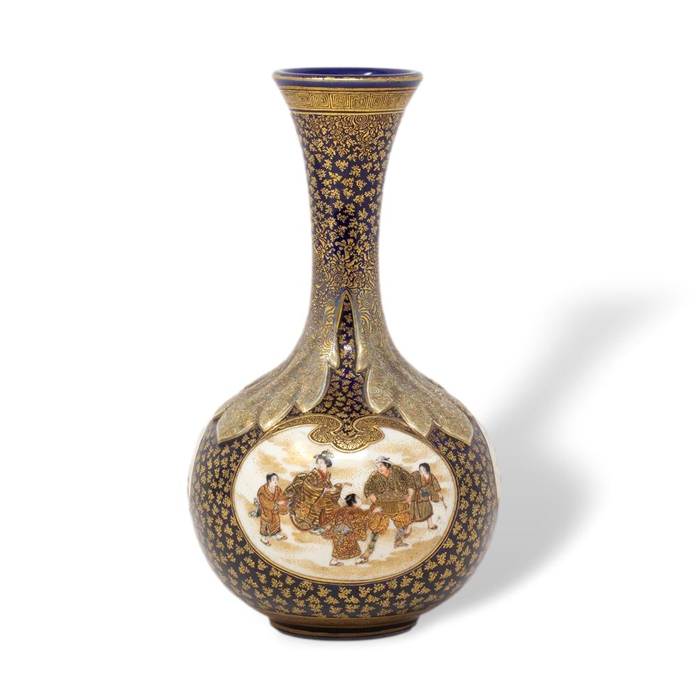 Céramique Vase japonais ancien en faïence Satsuma de Kinkozan Période Meiji en vente