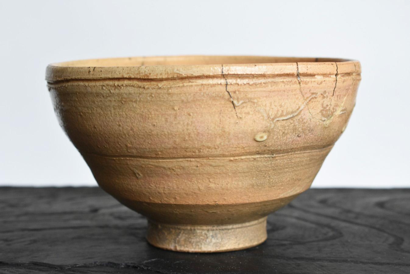 Japanese Antique Earthenware Tea Bowl/Edo Period/1700-1800/'Hagi Ware' For Sale 2
