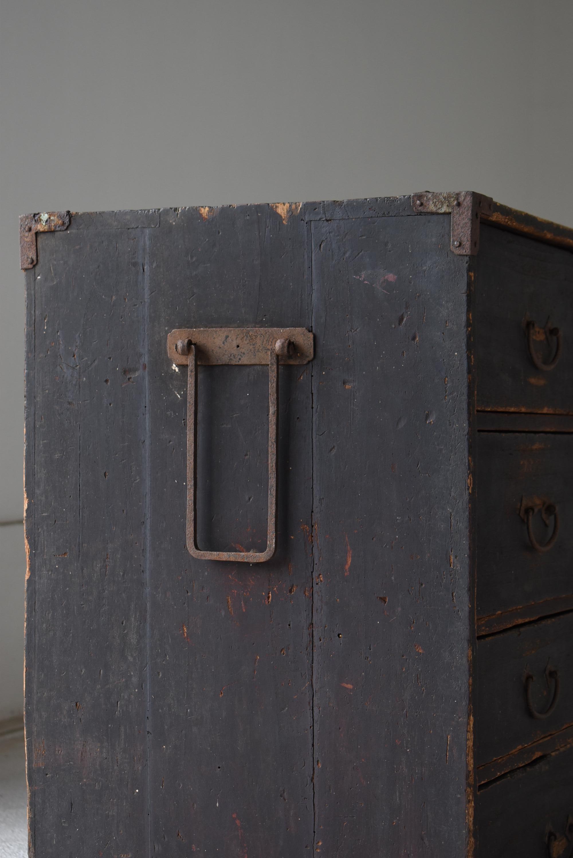 Japanese Antique Edo period Drawer Chest 1830s-1844s / Sideboard Tansu Wabisabi in vendita 7