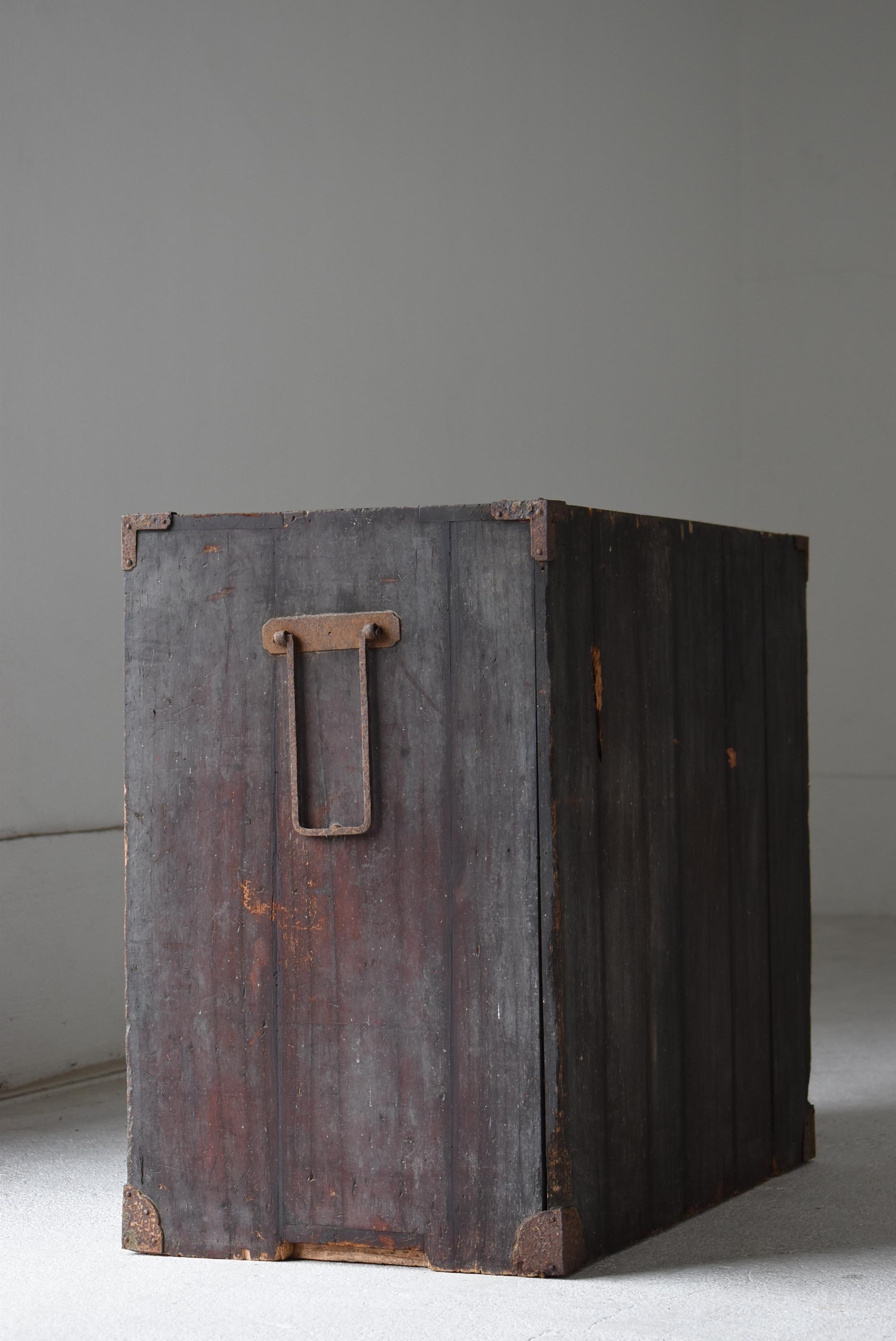 Japanese Antique Edo period Drawer Chest 1830s-1844s / Sideboard Tansu Wabisabi in vendita 9